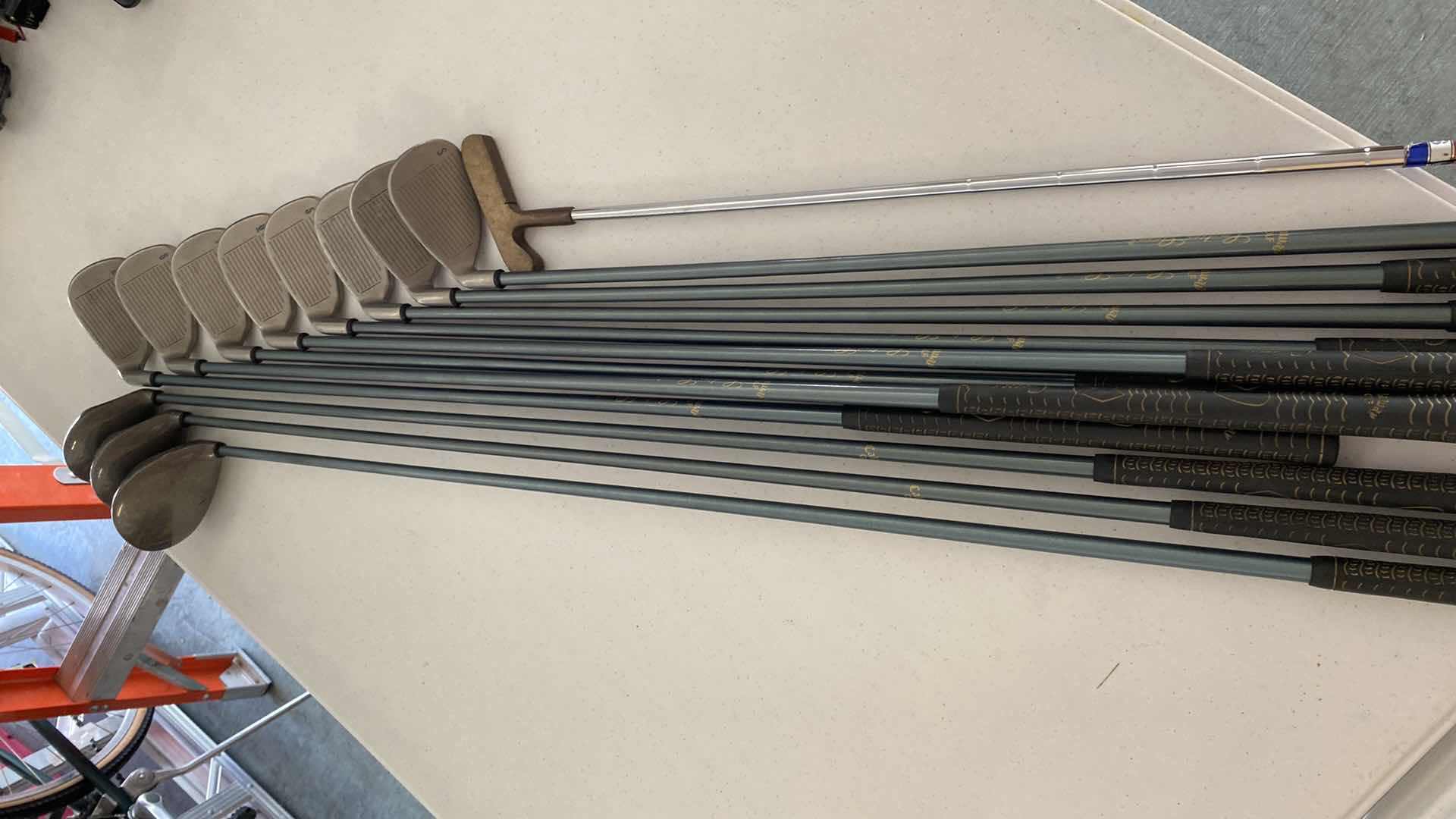 Photo 5 of CALLAWAY BIG BERTHA GOLF CLUBS