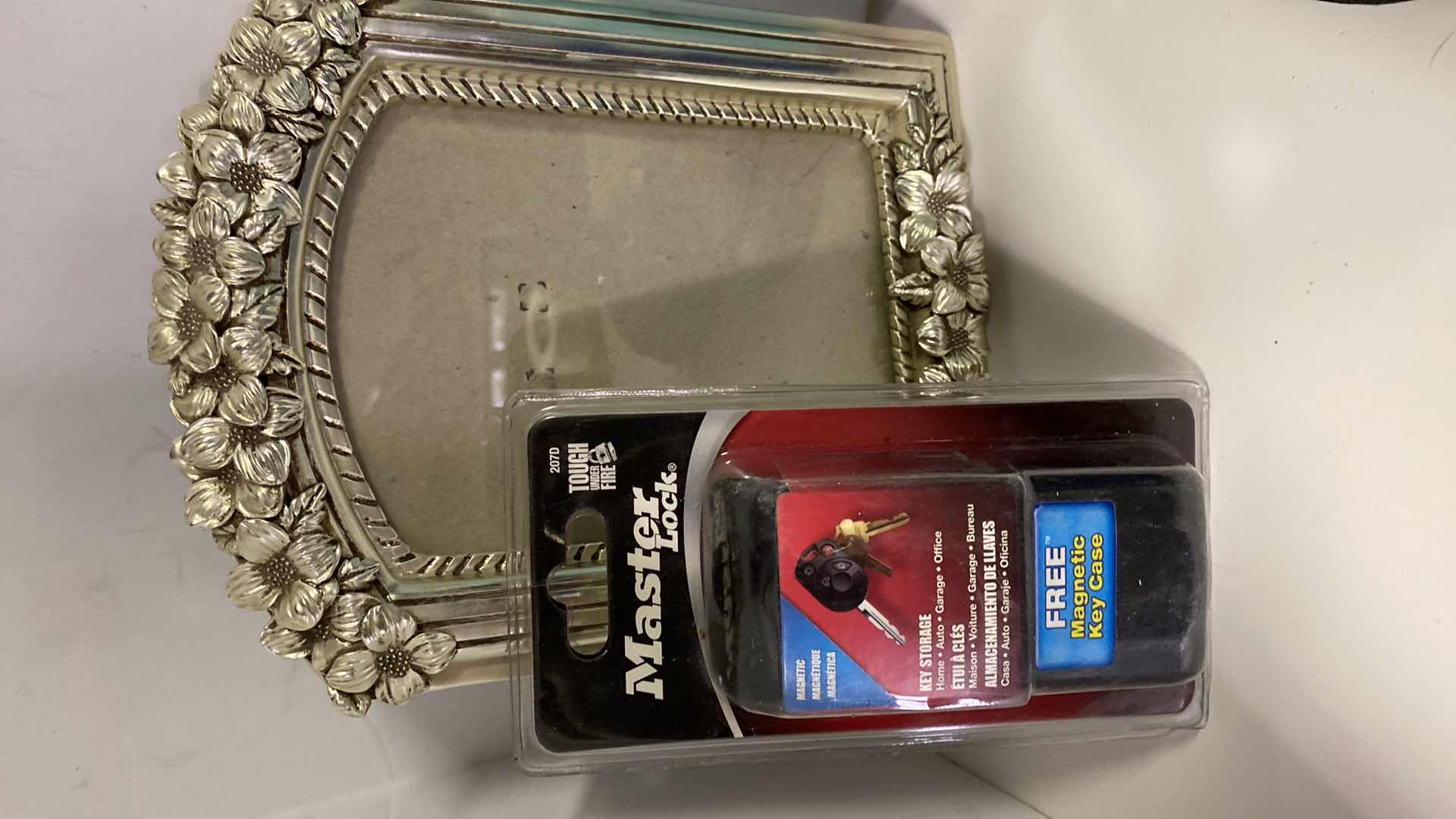 Photo 1 of ASSORTED HOUSEHOLD ITEMS