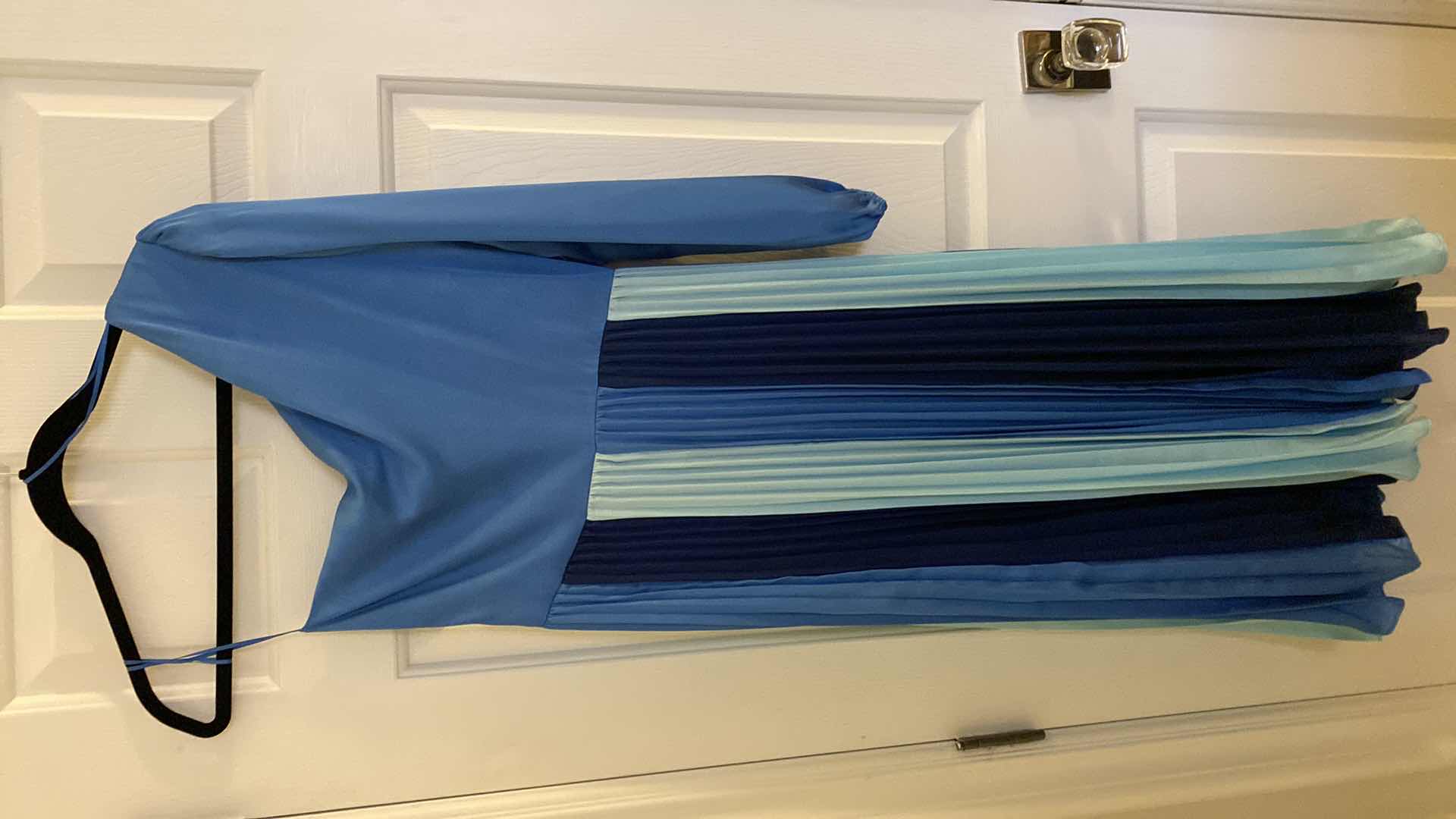 Photo 1 of WOMENS NWT SIZE SMALL ADELYN RAE BLUE PLEATED DRESS FROM DILLARDS