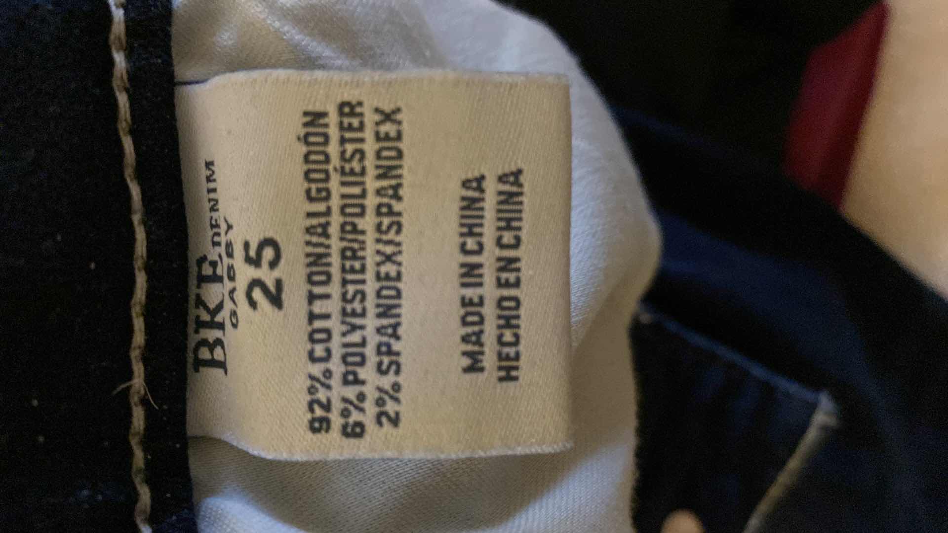 Photo 1 of WOMENS SIZE 25 BUCKLE BKE GABBY OMBRÉ FADE CROP JEANS