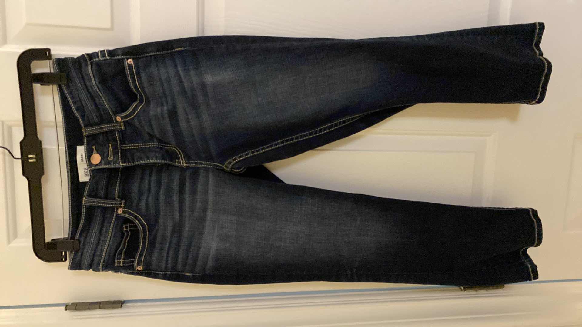 Photo 1 of WOMENS SIZE 25 BUCKLE BKE GABBY OMBRÉ FADE CROP JEANS