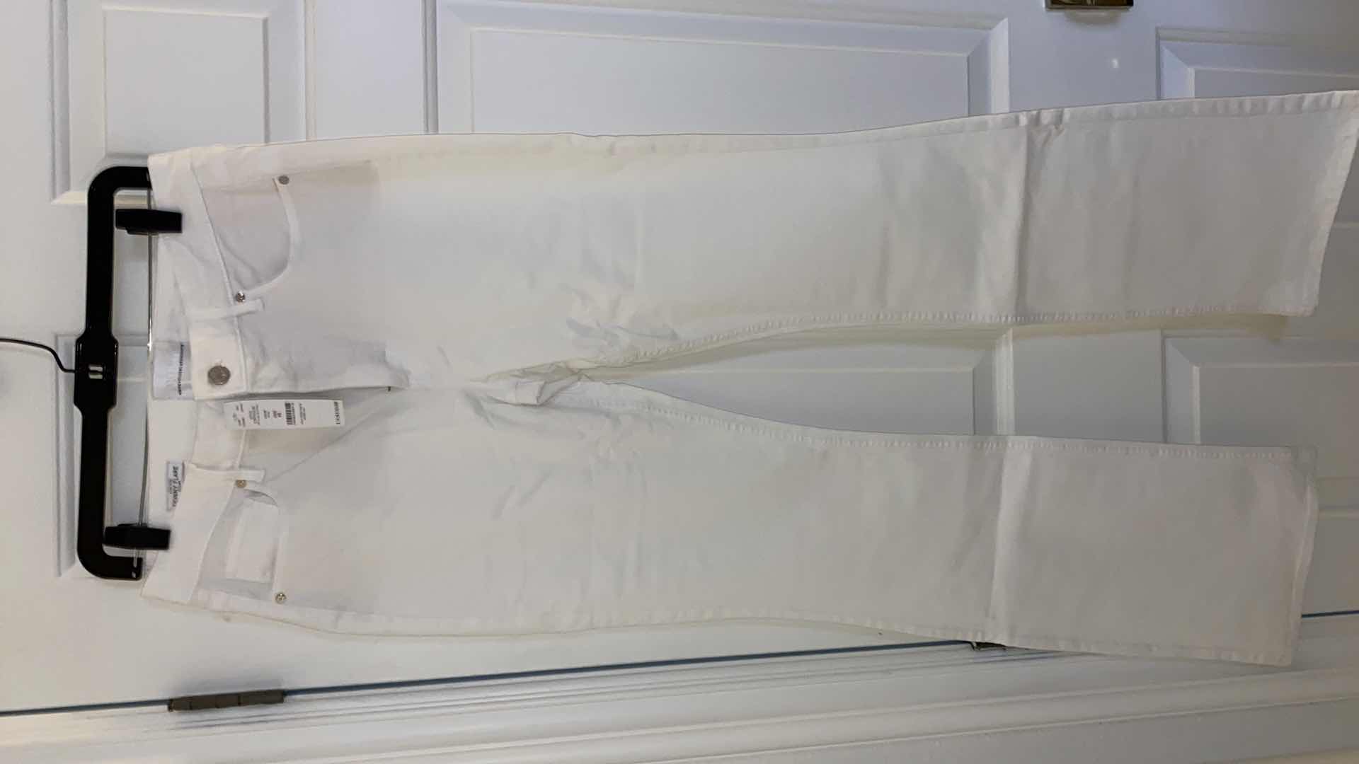 Photo 1 of WOMENS NWT SIZE 8 LONG WHITE HOUSE BLACK MARKET SCULPT HIGH RISE WHITE SKINNY FLARE JEANS