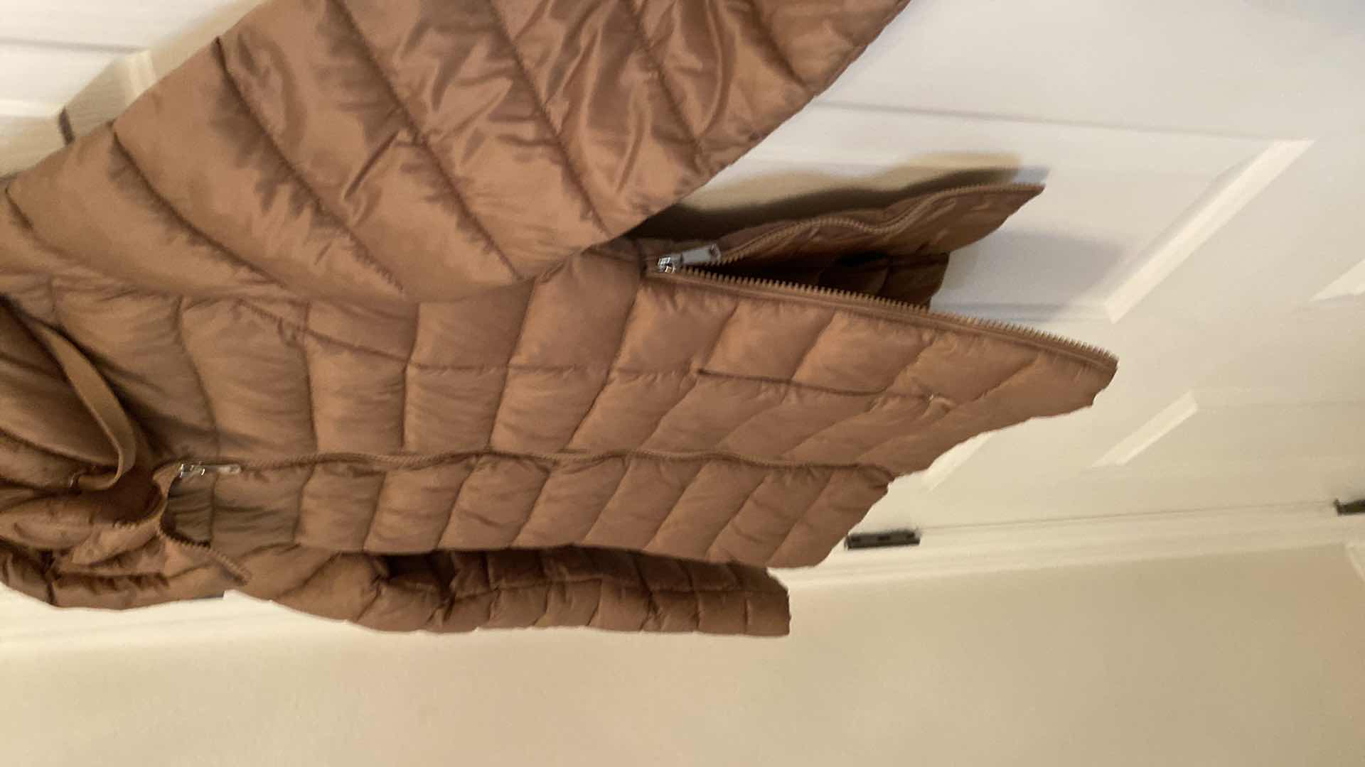 Photo 2 of WOMENS SIZE MEDIUM ANTONIO MELANI HOODED PUFFER JACKET FROM DILLARDS