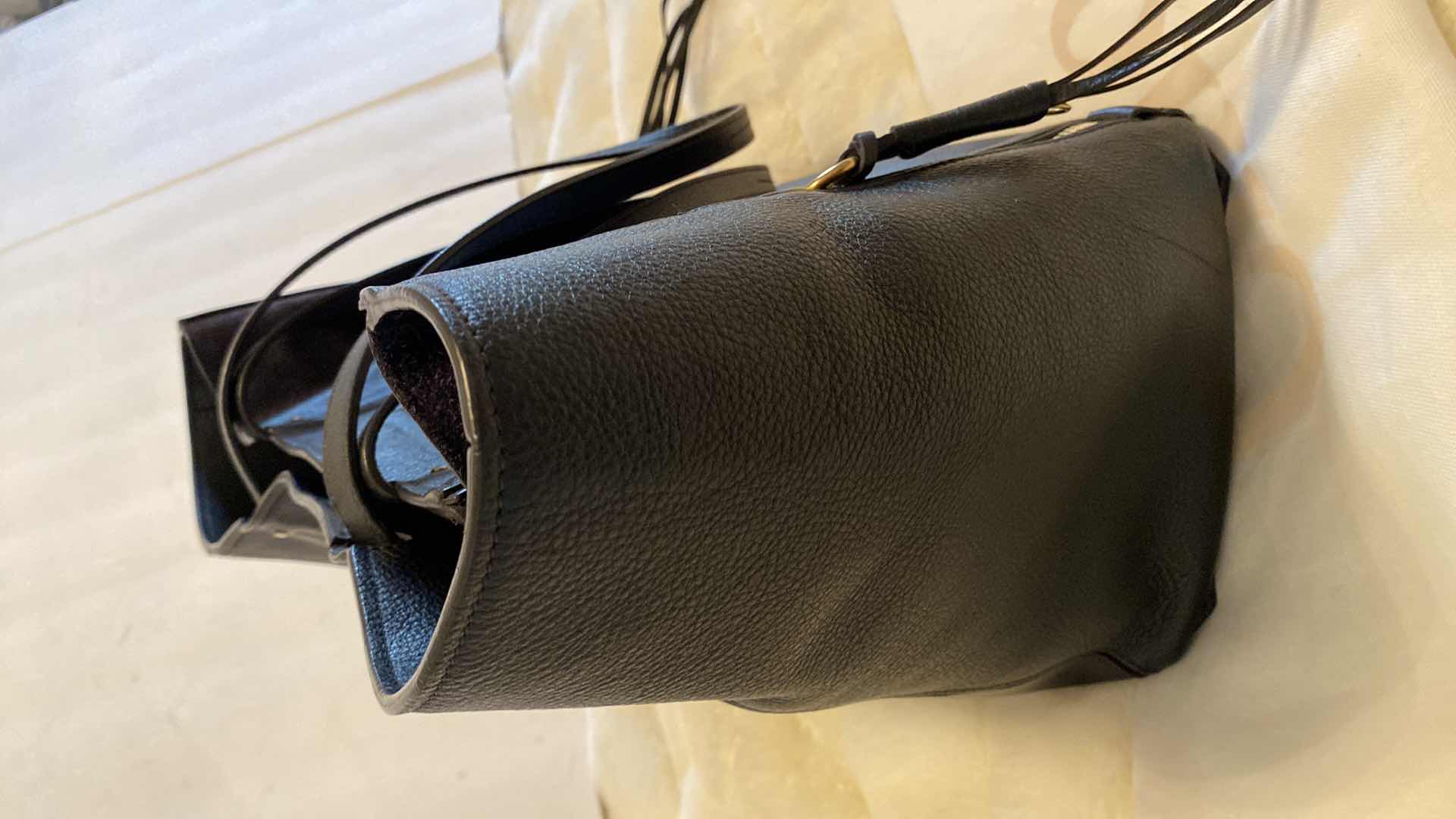 Photo 10 of AUTHENTIC CHLOE SINGLE SIZE MILO BLACK LEATHER & SUEDE TOTE - LIKE NEW- FINAL SALE - NOT RETURNABLE 13” X 7” H 11” NOT INCLUDING HANDLES, INCLUDES PELKIN PINK FELT ORGANIZER