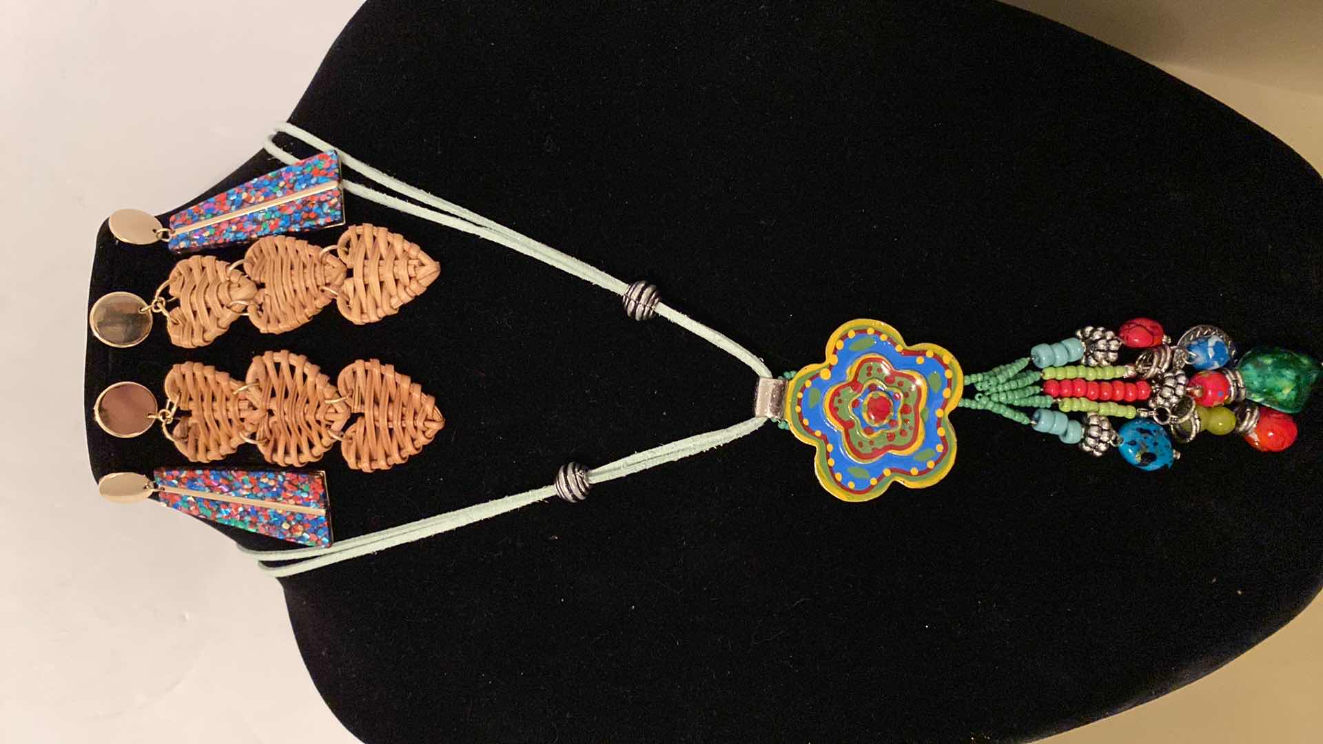 Photo 1 of COSTUME JEWELRY - NON-RETURNABLE FINAL SALE