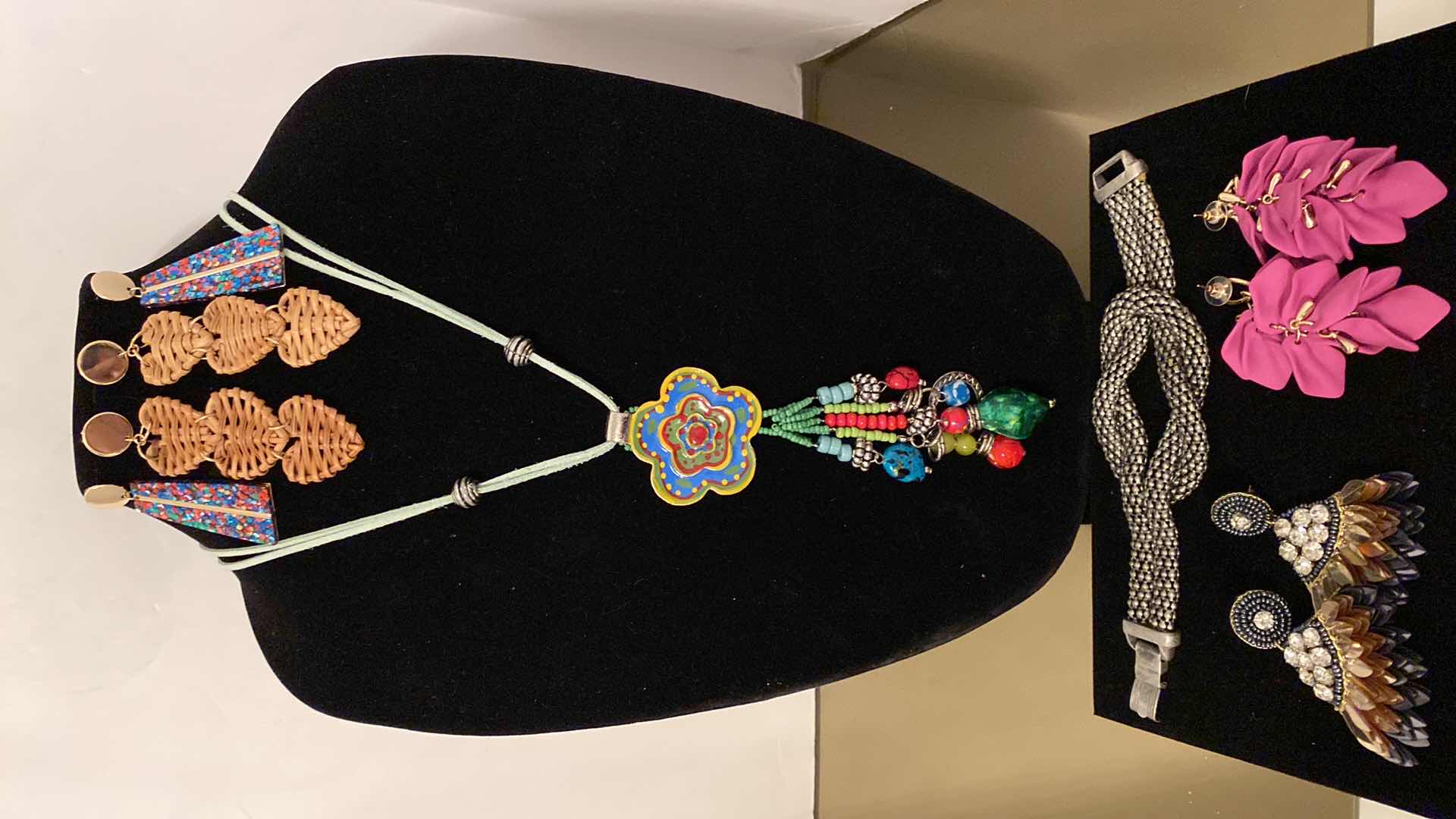 Photo 1 of COSTUME JEWELRY - NON-RETURNABLE FINAL SALE