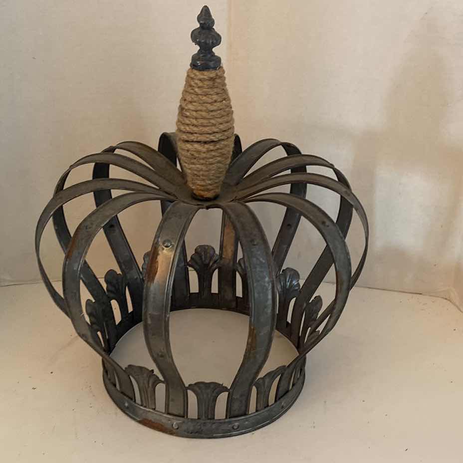 Photo 2 of METAL CROWN DECOR 13” x 16”