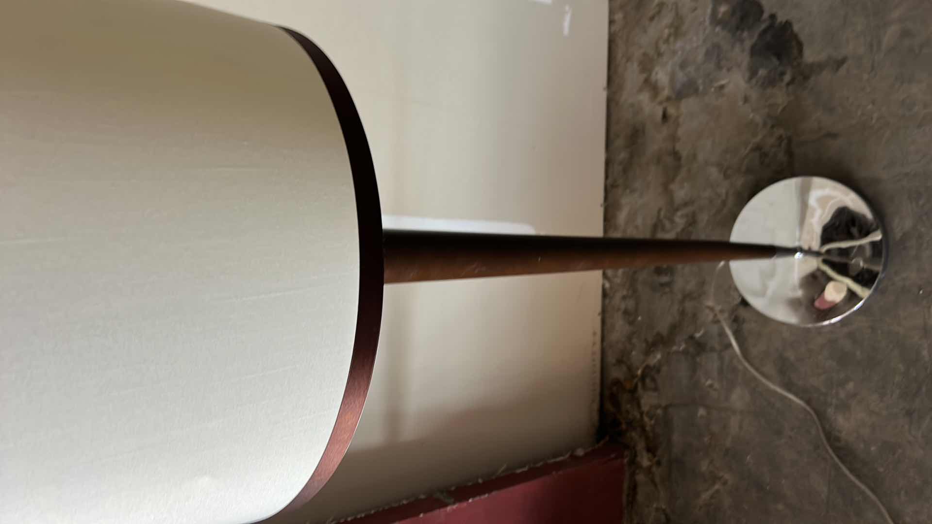 Photo 1 of FLOOR LAMP 5’