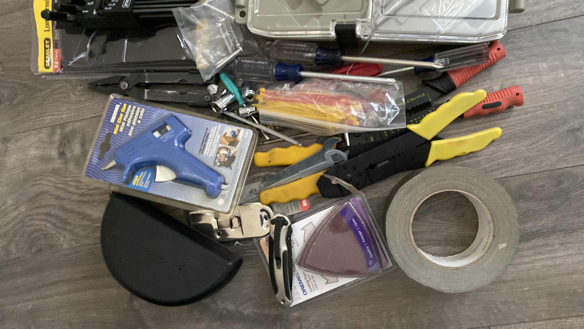 Photo 1 of ASSORTED TOOLS / BRING BOX