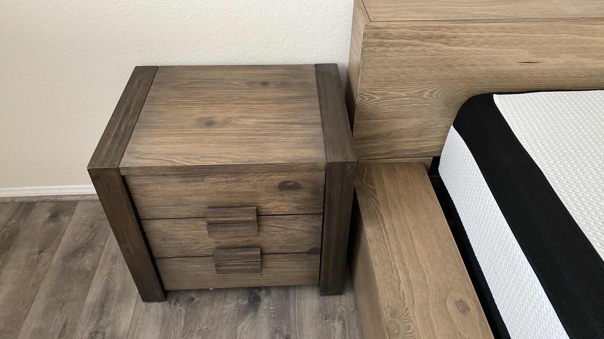 Photo 1 of MODERN WOOD LAMINATE BEDFRAME KING 95“ x 97“ H 30” WITH 2 NIGHT STANDS 24” x 22” H 22” - MATTRESS SOLD SEPARATELY