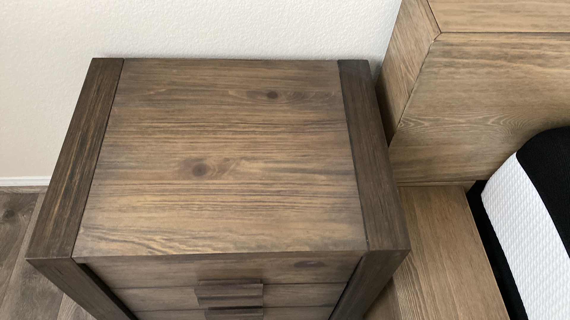 Photo 1 of MODERN WOOD LAMINATE BEDFRAME KING 95“ x 97“ H 30” WITH 2 NIGHT STANDS 24” x 22” H 22” - MATTRESS SOLD SEPARATELY