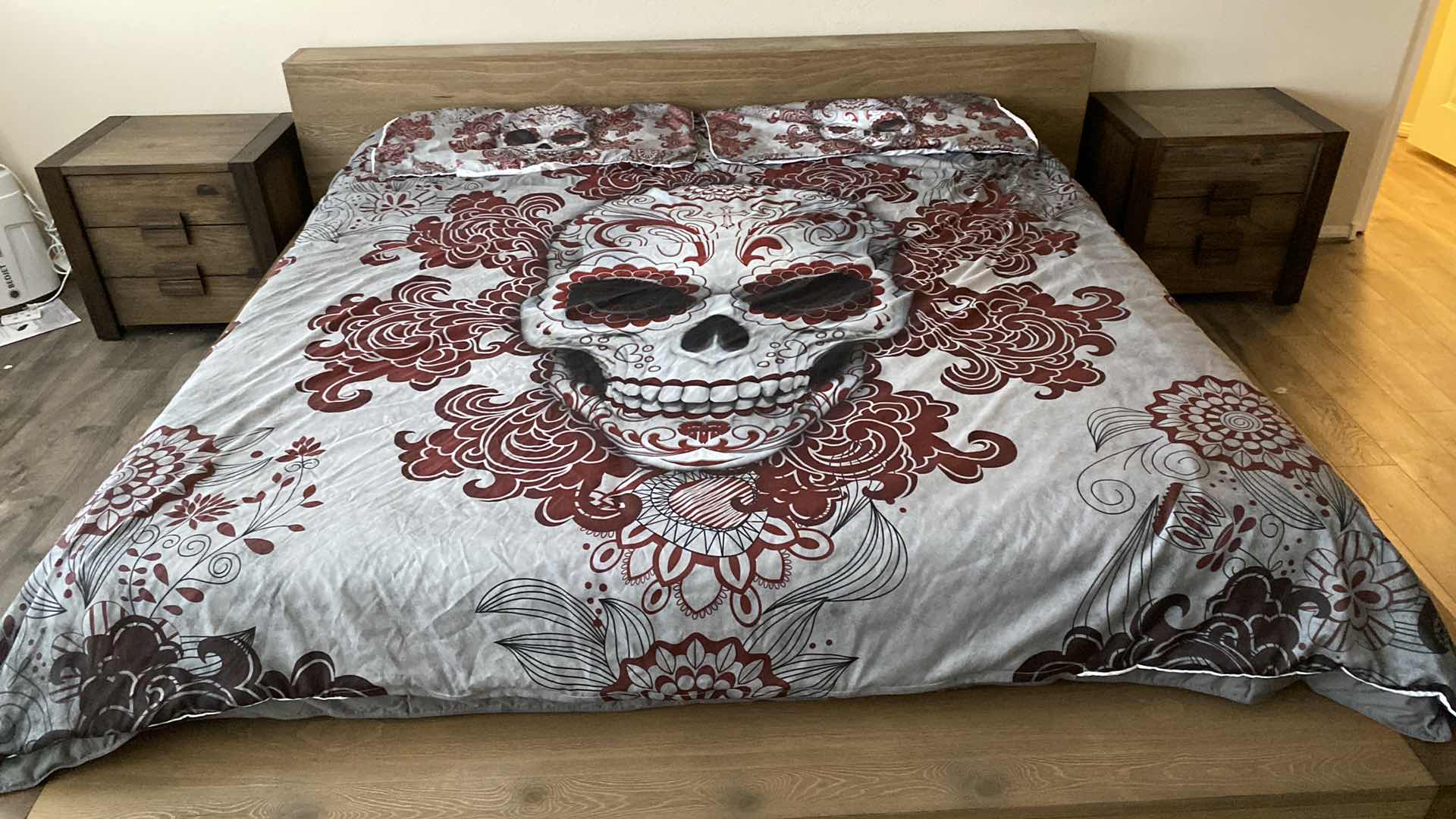 Photo 1 of KING SIZE DUVET COVER WITH SHAMS AND GRAY LIGHTWEIGHT BLANKET