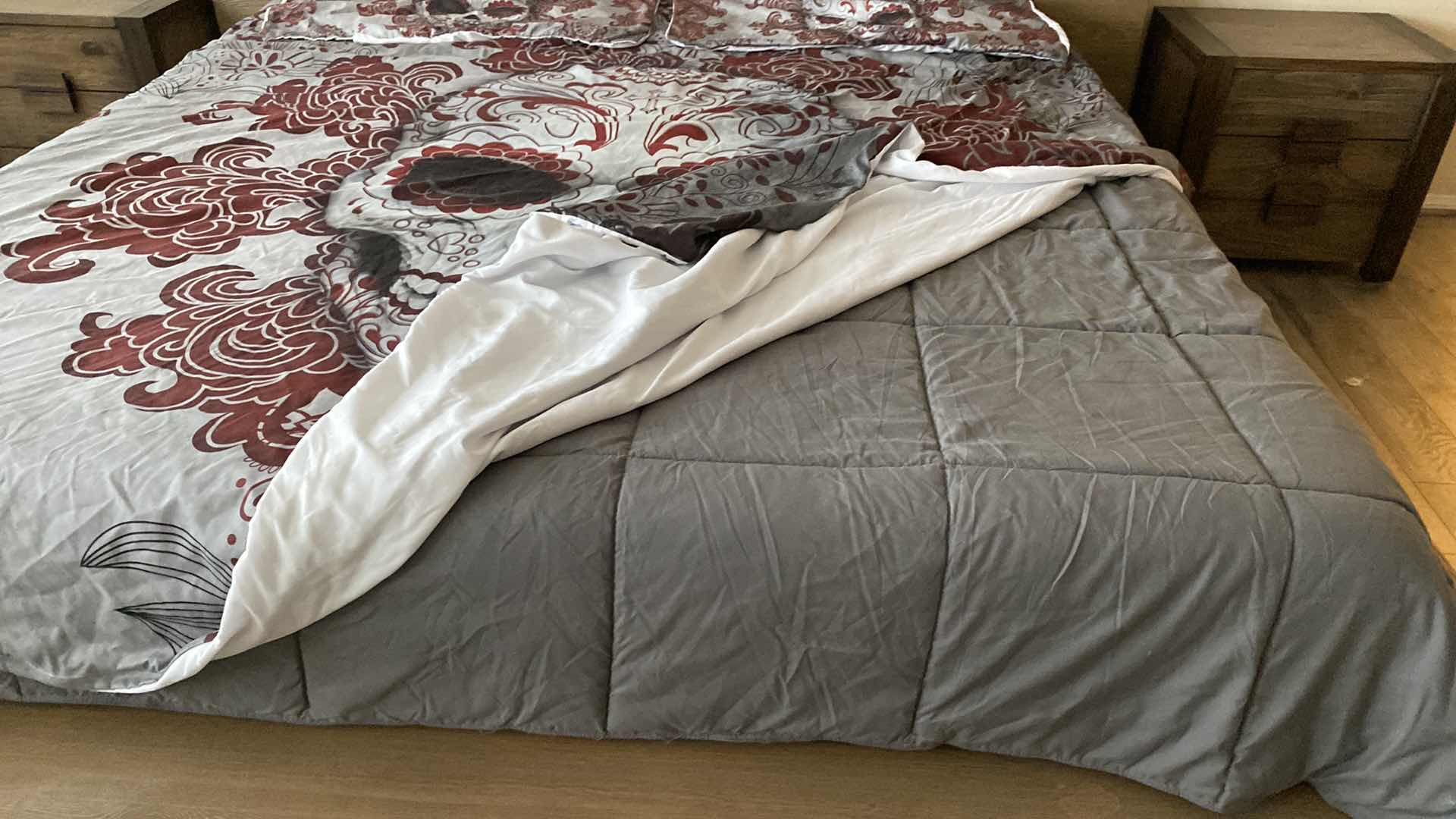 Photo 1 of KING SIZE DUVET COVER WITH SHAMS AND GRAY LIGHTWEIGHT BLANKET