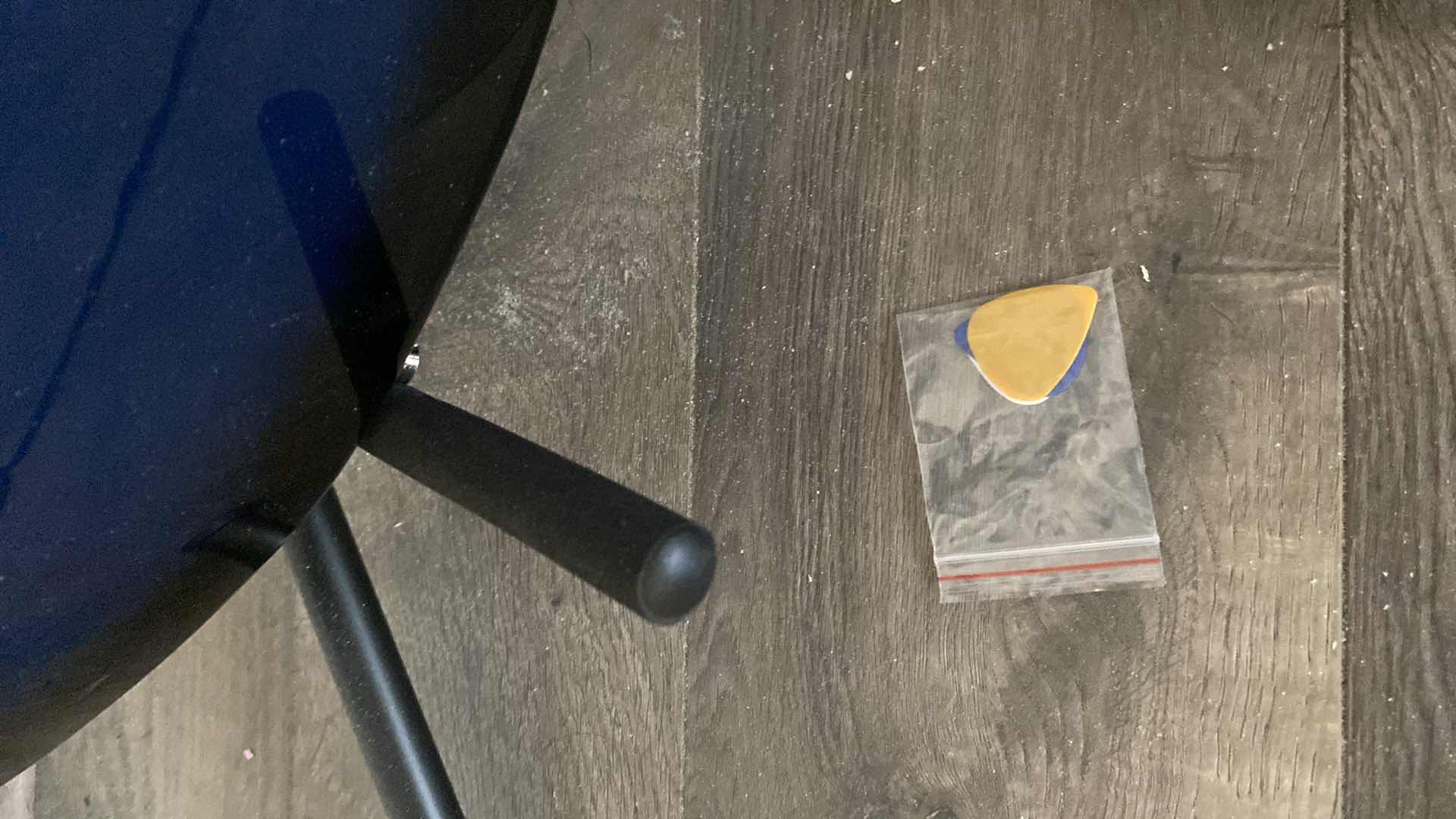 Photo 1 of 6 STRING GUITAR WITH STAND AND AMPLIFIER