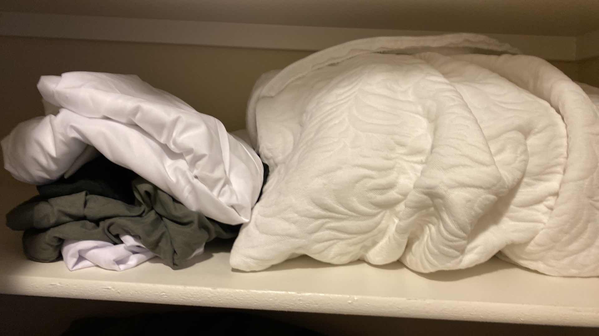 Photo 1 of CONTENTS MASTER BATH CLOSET