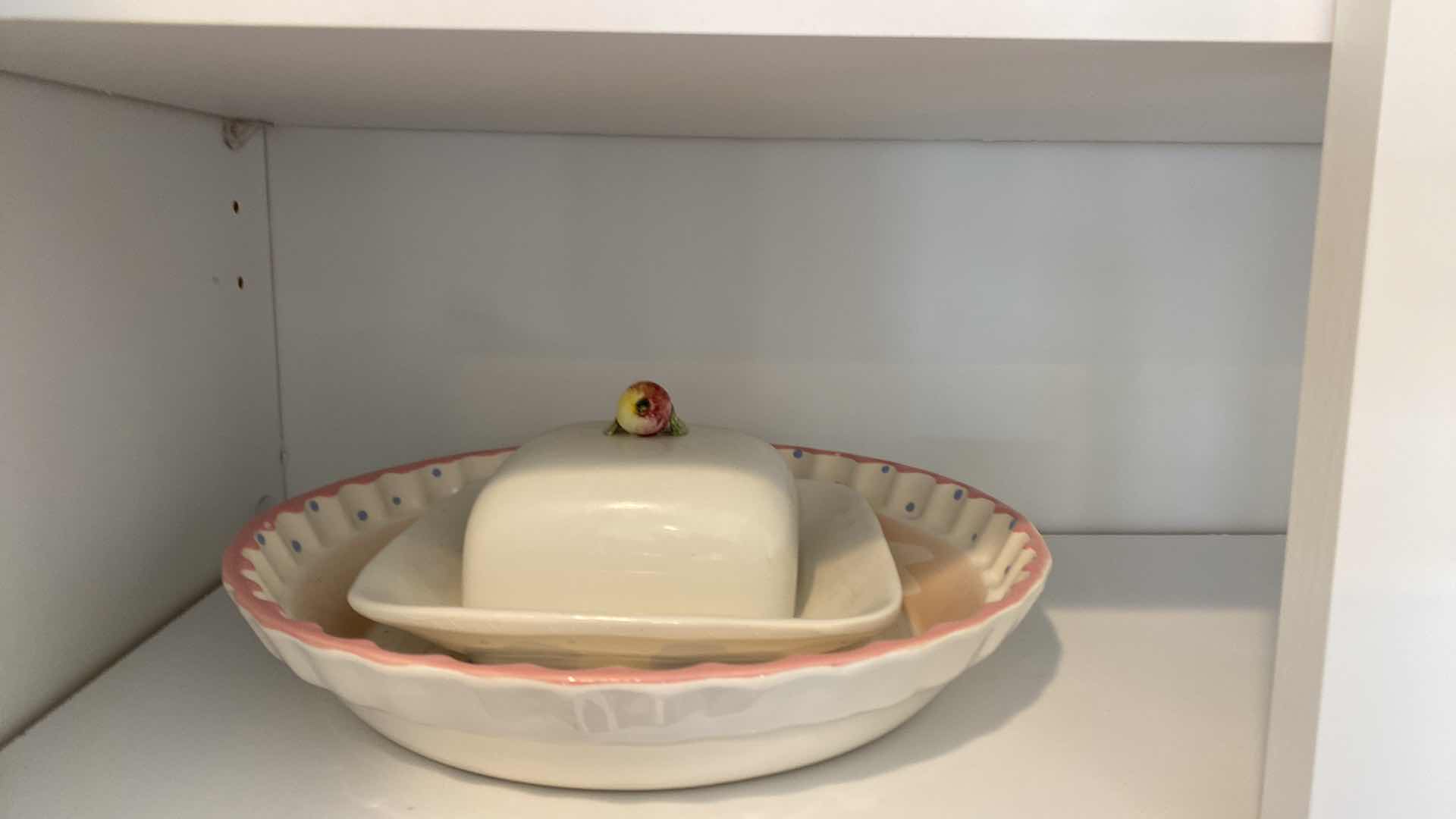 Photo 1 of CONTENTS OF KITCHEN CABINET ASSORTMENT