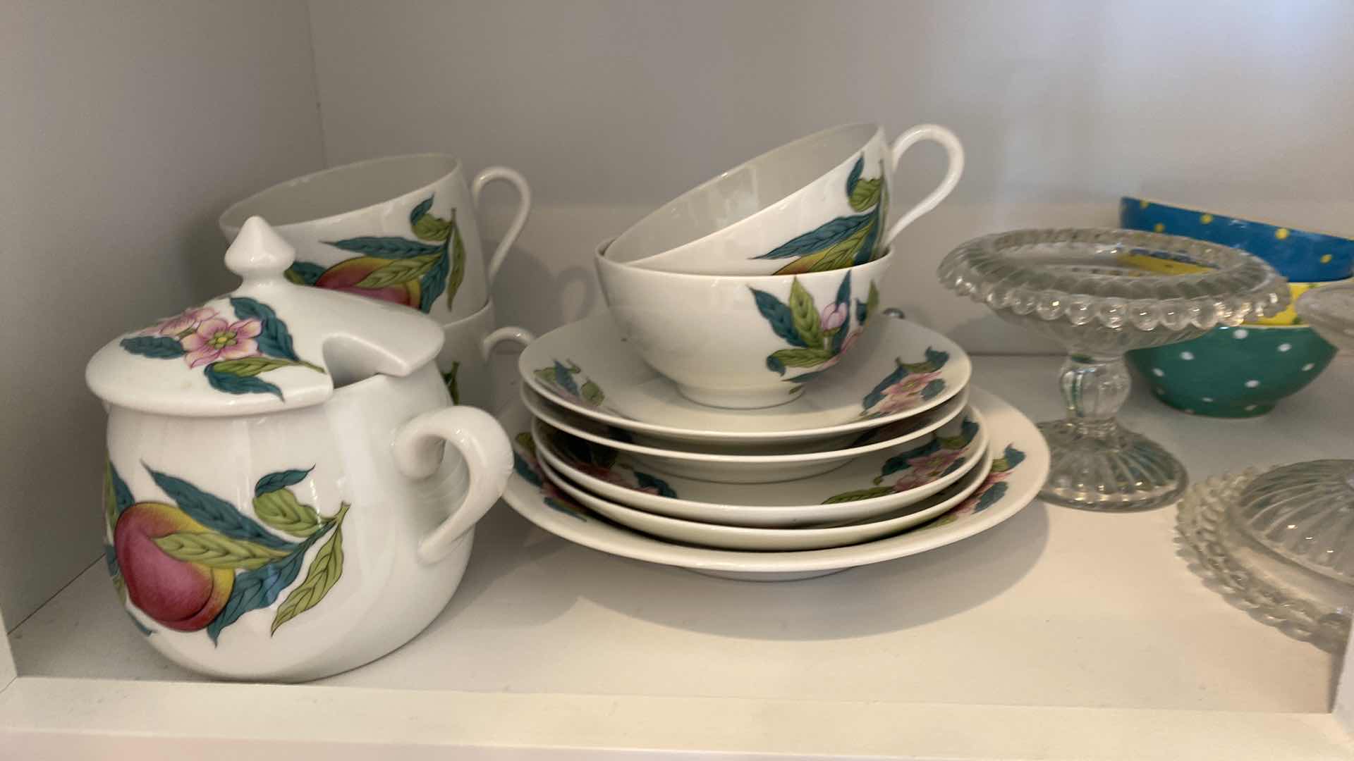 Photo 1 of CONTENTS OF KITCHEN CABINET ASSORTMENT