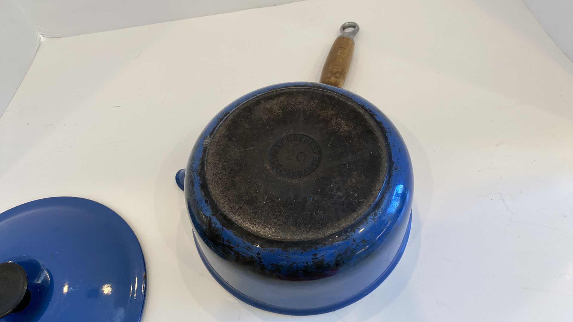 Photo 4 of CONTENTS KITCHEN CABINET SHELF LE CREUSET COVERED SAUCEPAN