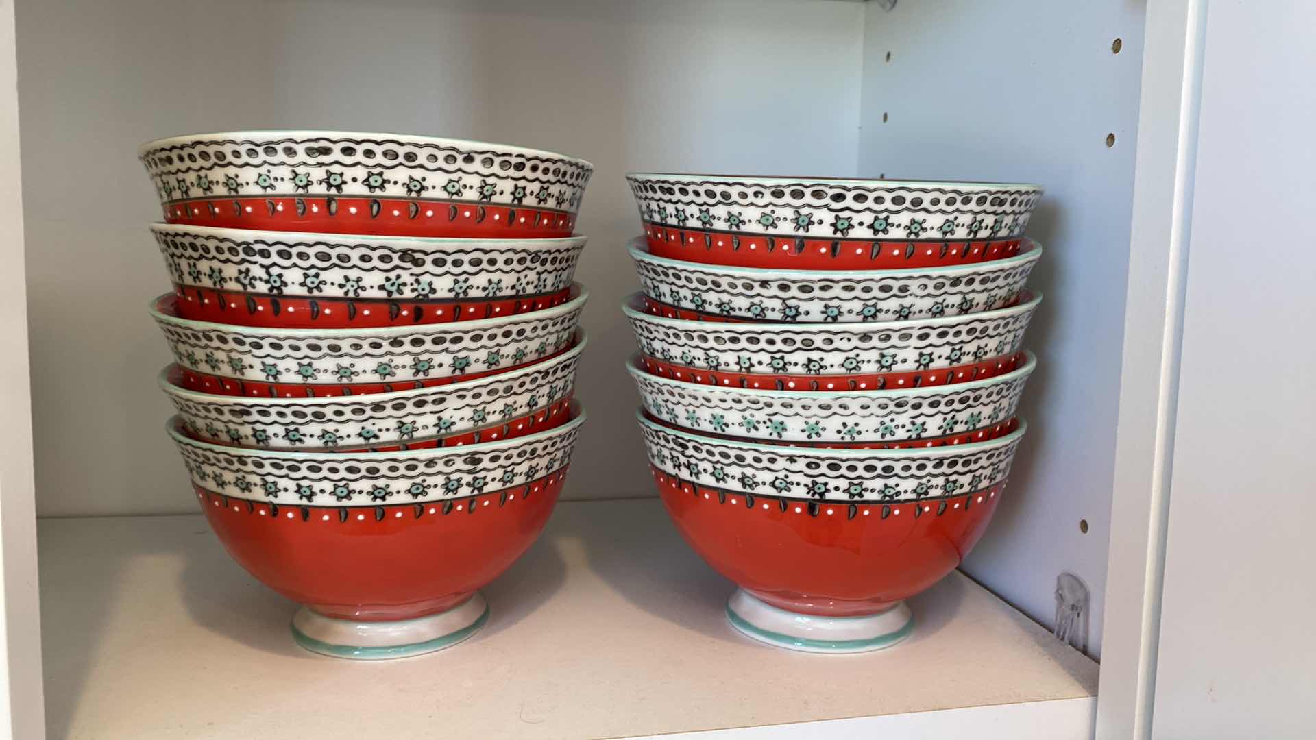 Photo 1 of CONTENTS KITCHEN CABINET DISHES MADE IN PORTUGAL ORANGE BOWLS MADE IN CHINA