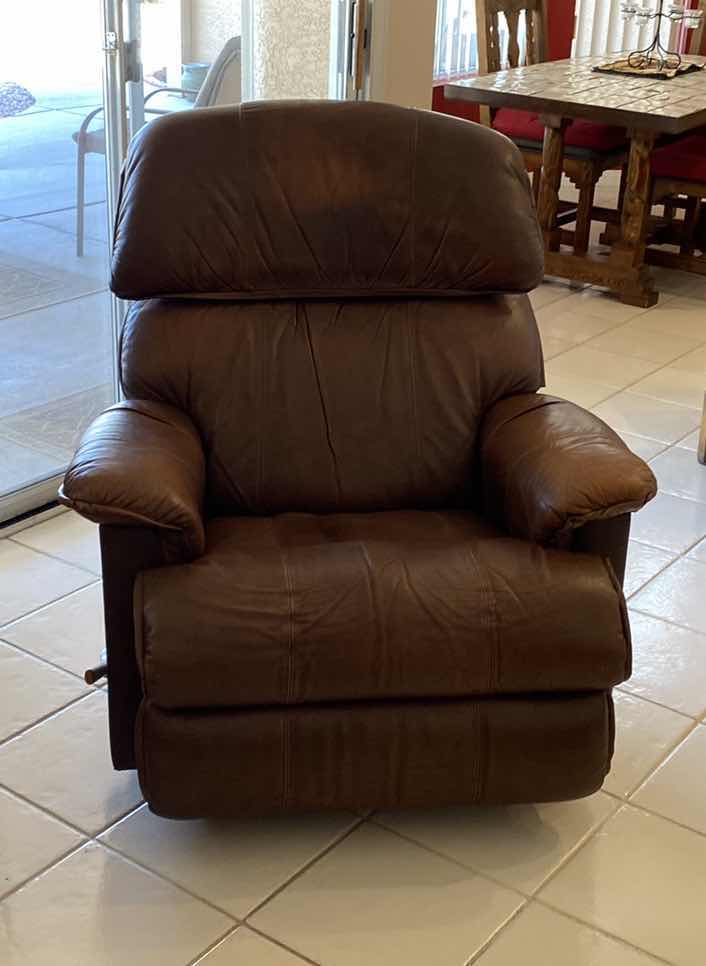 Photo 1 of MANUAL RECLINER 39“ x 32“ H 40”