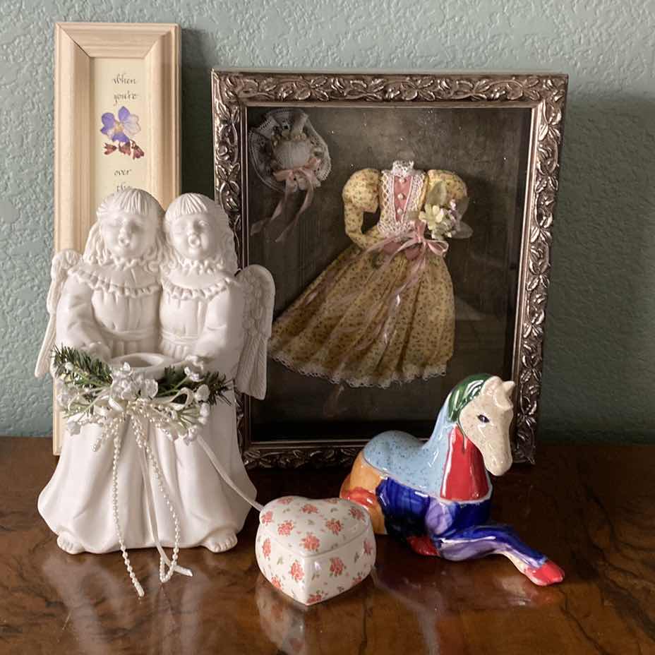 Photo 1 of HOME DECOR ASSORTMENT LARGEST 9 1/2” x 11 1/2”