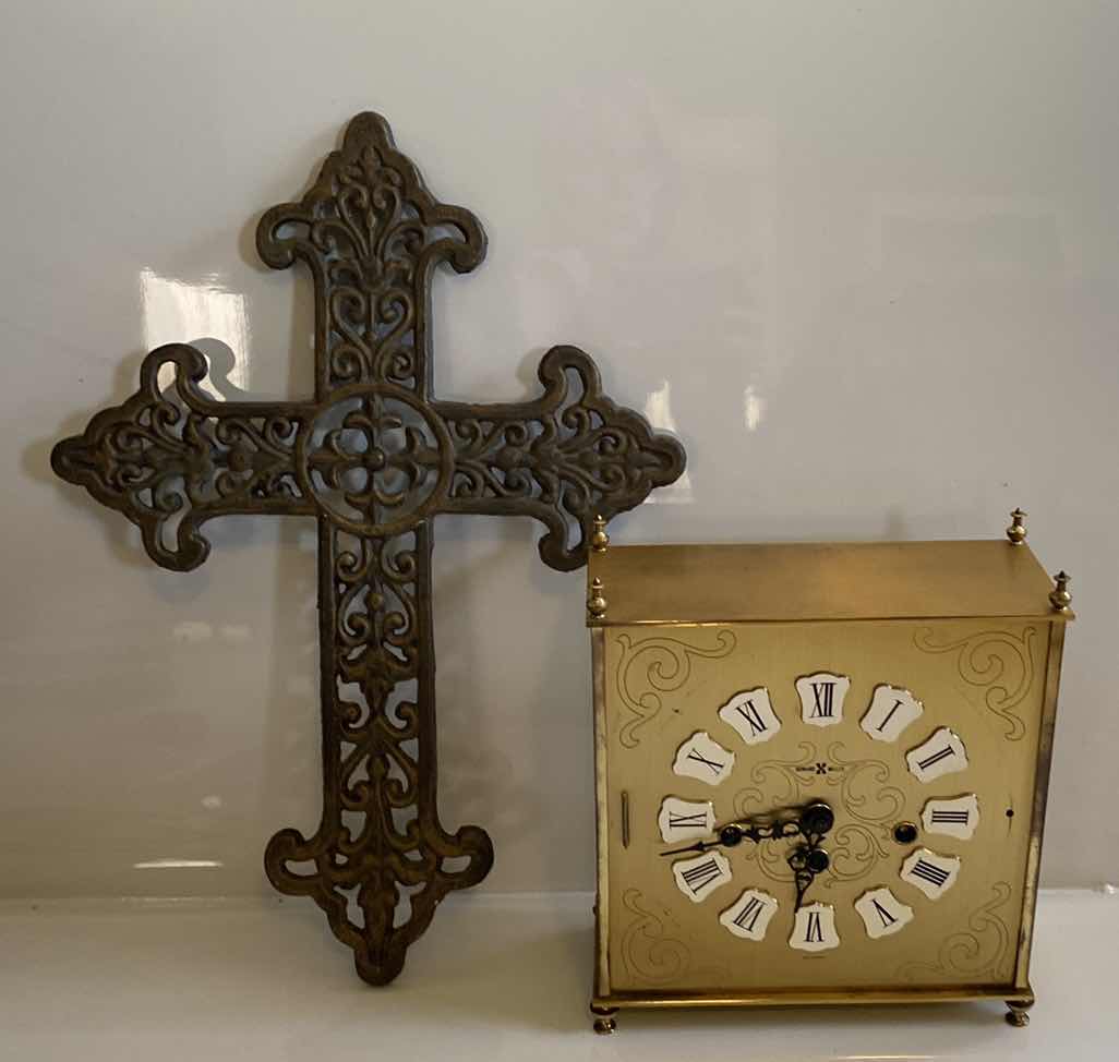 Photo 1 of HOWARD MILLER NASS MANTLE CLOCK 8 1/2“ x 9 1/2“ AND METAL CROSS H 17”