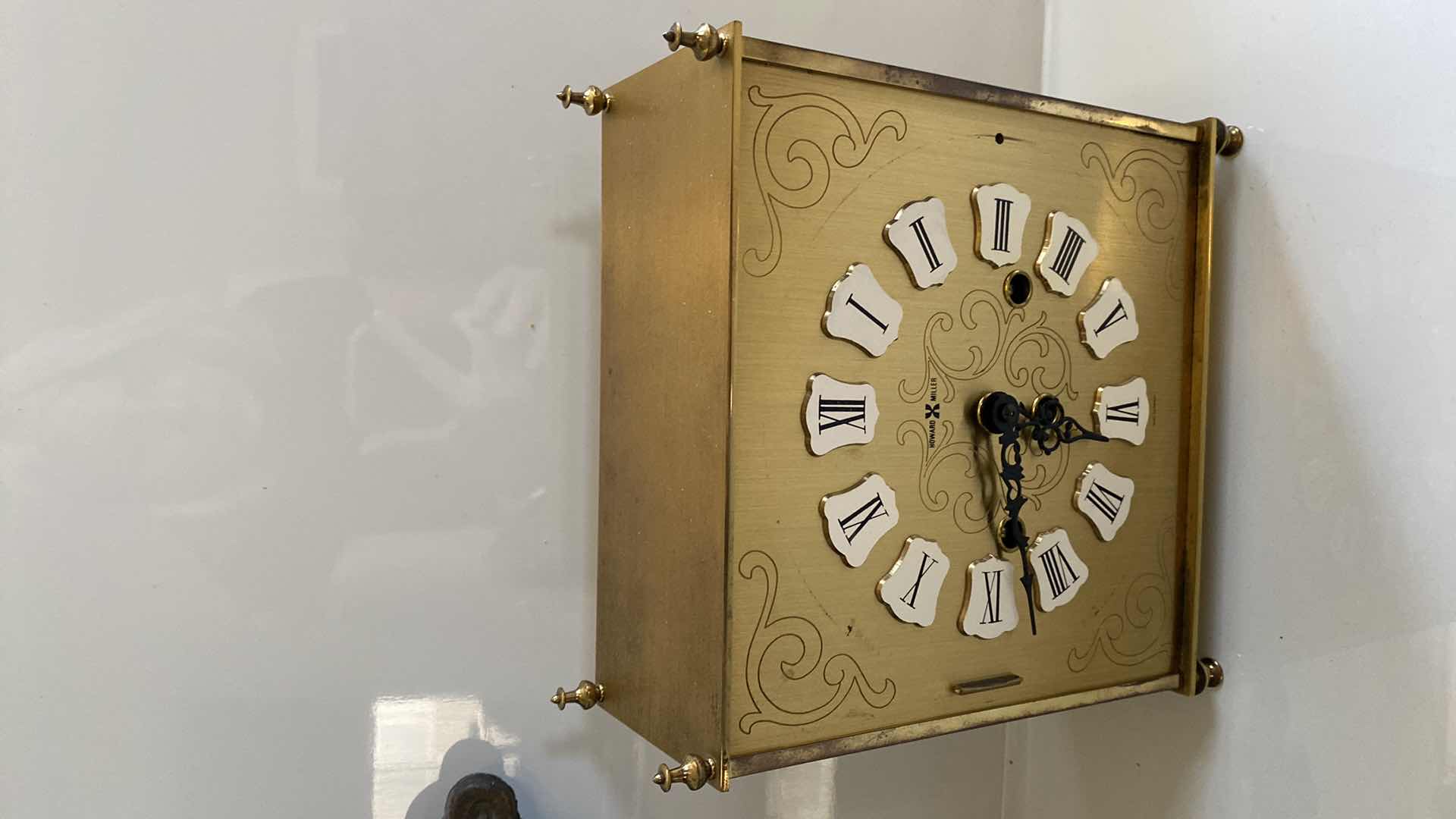 Photo 3 of HOWARD MILLER NASS MANTLE CLOCK 8 1/2“ x 9 1/2“ AND METAL CROSS H 17”