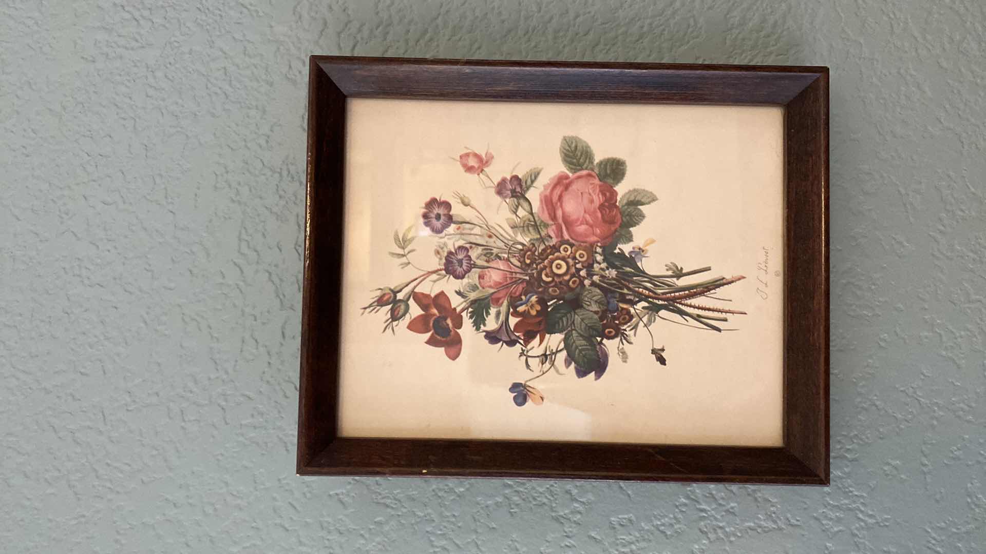 Photo 2 of 4 PICTURE WOOD FRAMED ASSORTMENT OVAL IS 7 1/2” x 9 1/2”