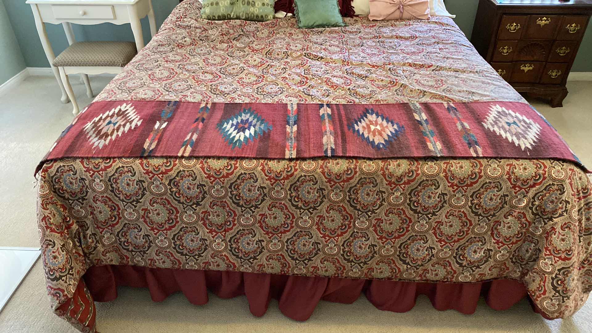 Photo 1 of KING BEDDING FEATHER COMFORTER SET