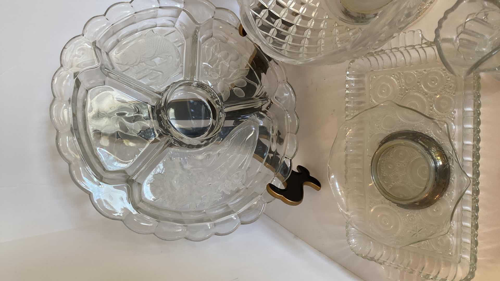 Photo 1 of GLASS SERVEWARE