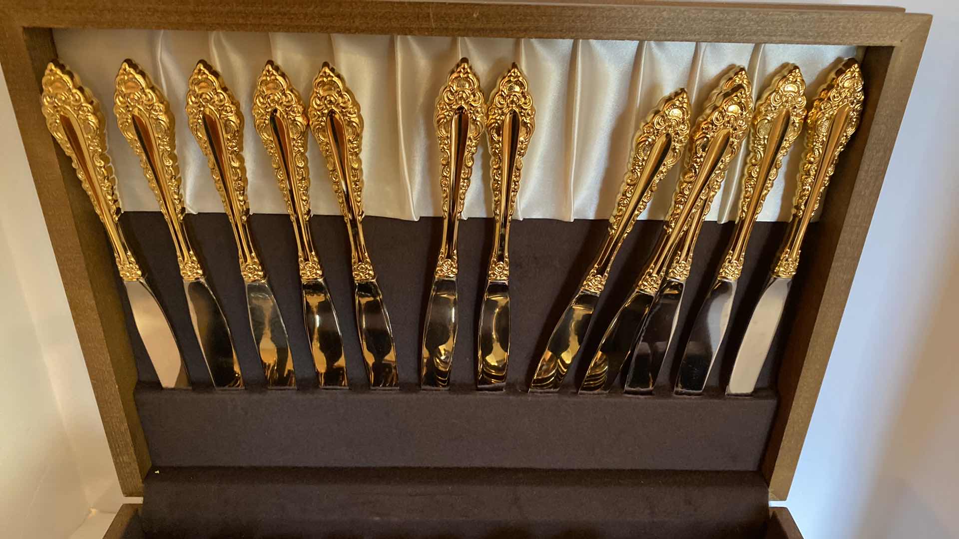 Photo 1 of COMMUNITY GOLD ELECTROPLATE SERVICE FOR 12 PATTERN GOLDEN ROYAL GRANDEAUB WITH SERVING PIECES
