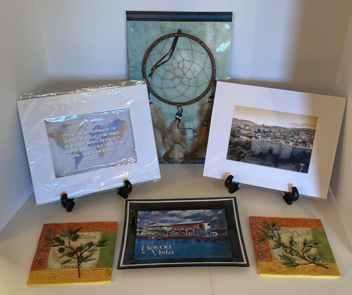 Photo 1 of DECOR ASSORTMENT