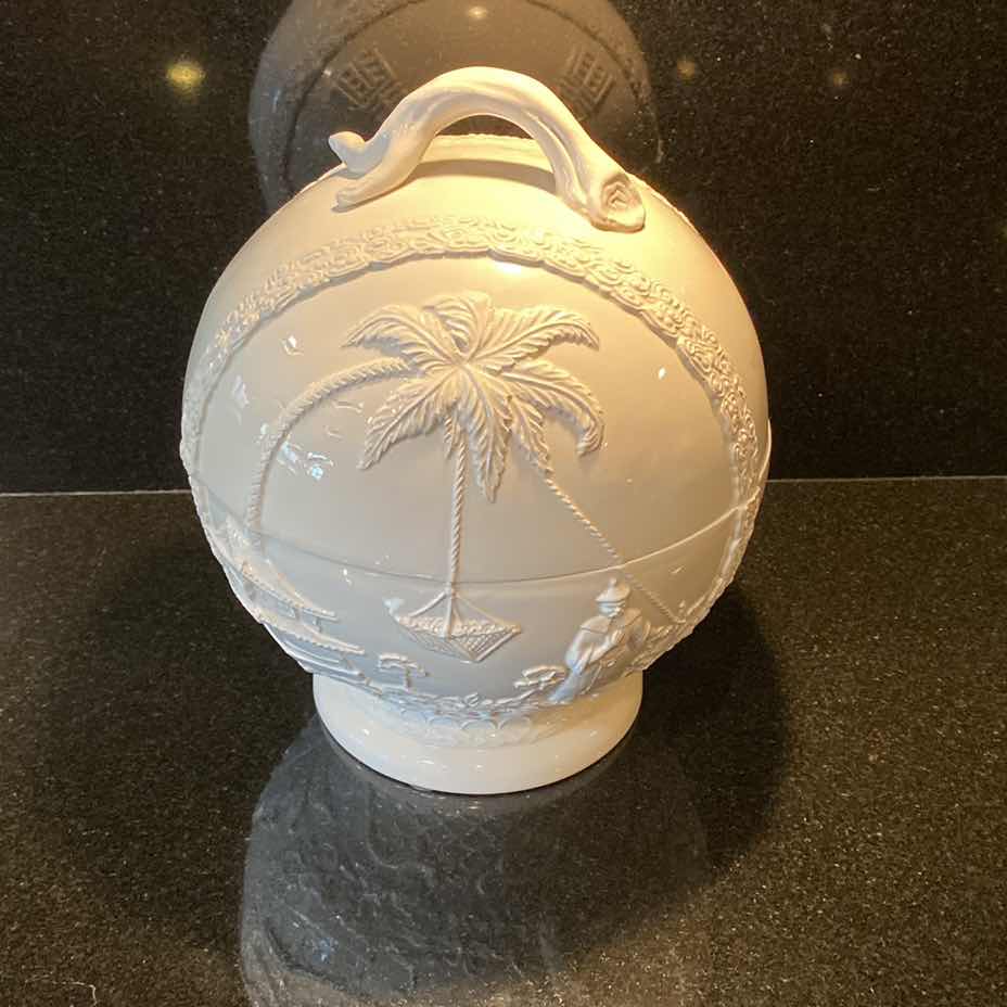 Photo 1 of CERAMIC DISH WITH LID 8 1/2” x 9 1/2” HAND CRAFTED IN ITALY FOR ETHAN ALLEN