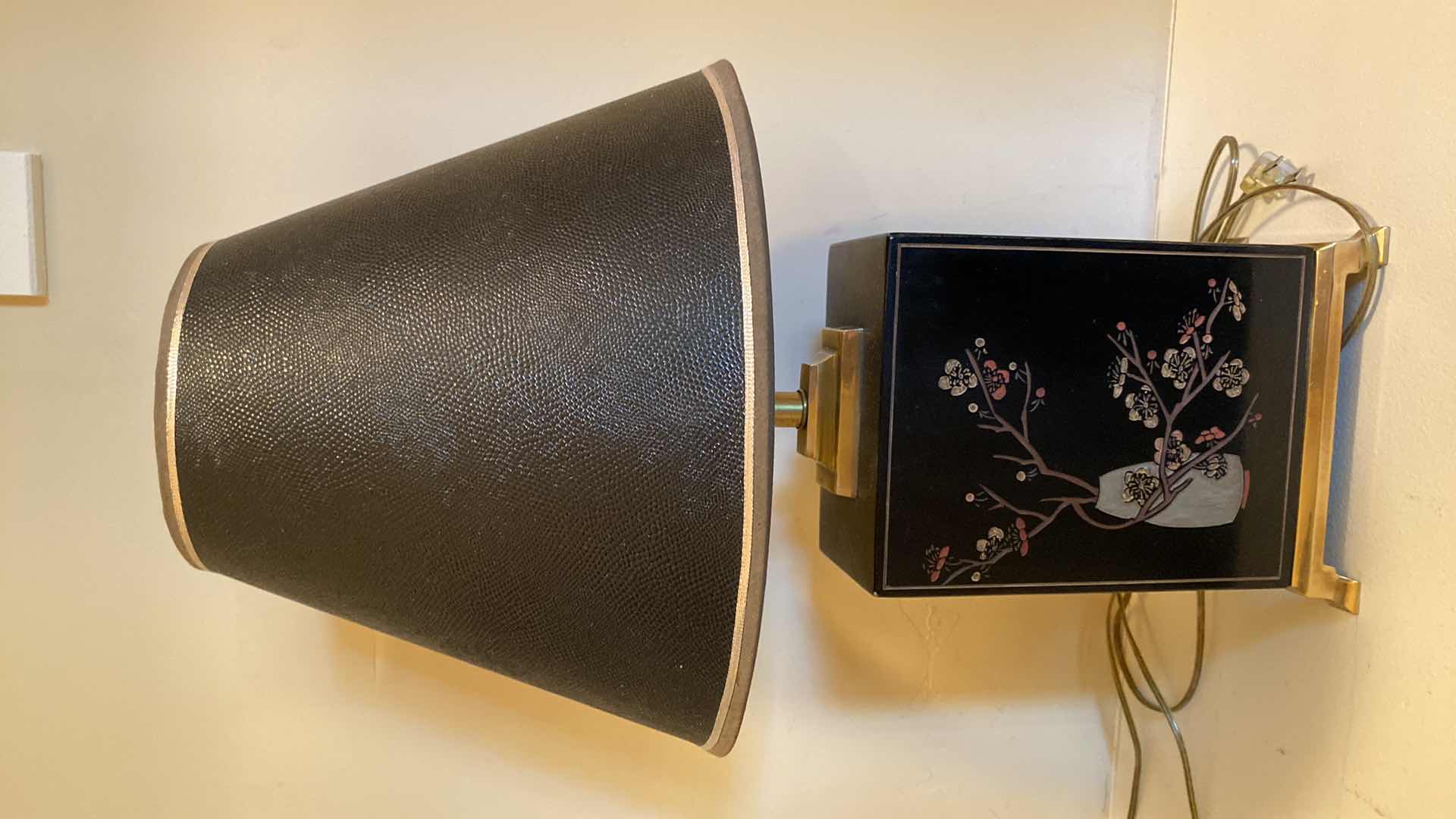 Photo 1 of TABLE LAMP (no light bulb) H 24”