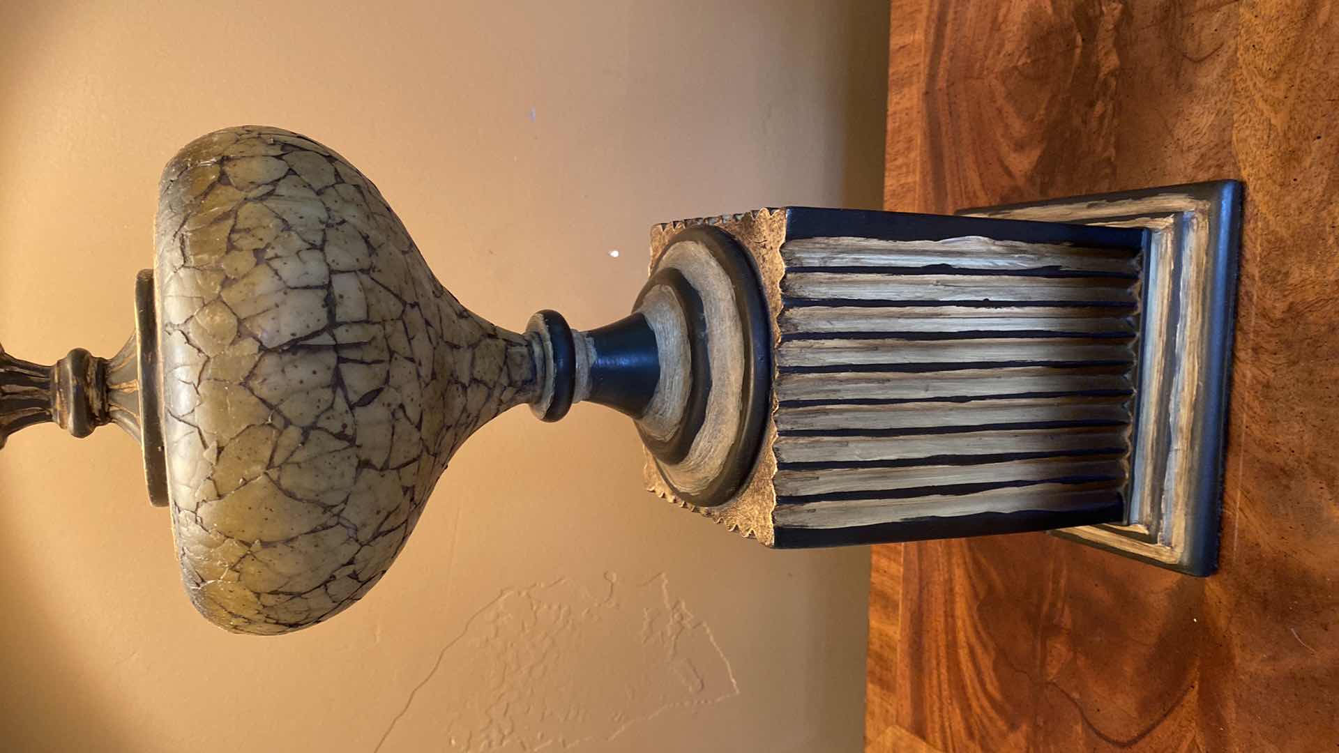 Photo 1 of TABLE LAMP H 34”