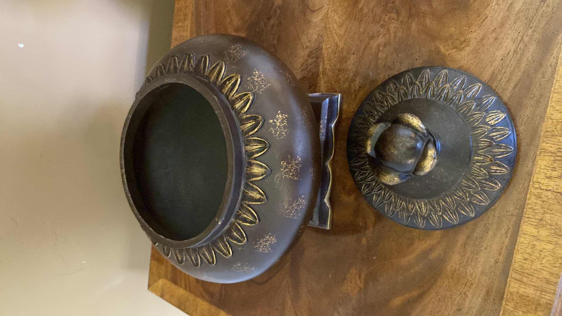 Photo 1 of HOME DECOR URN WITH LID AND BRASS KORBEL H 18 1/2”