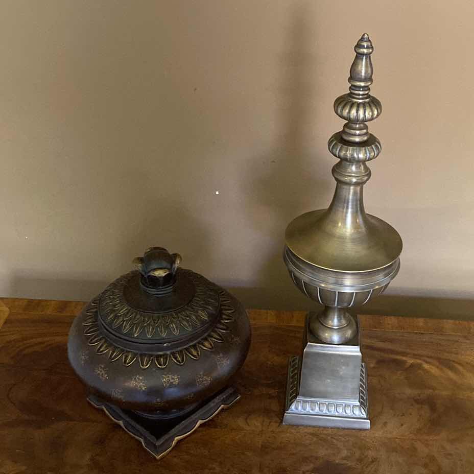 Photo 1 of HOME DECOR URN WITH LID AND BRASS KORBEL H 18 1/2”