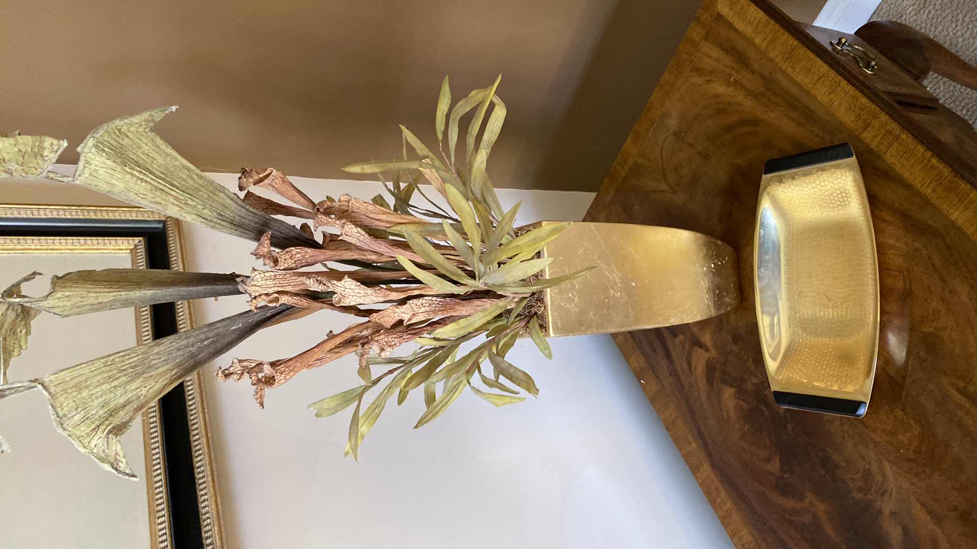 Photo 1 of GOLD VASE H 11” WITH FLORALS AND BATHROOM TRAY