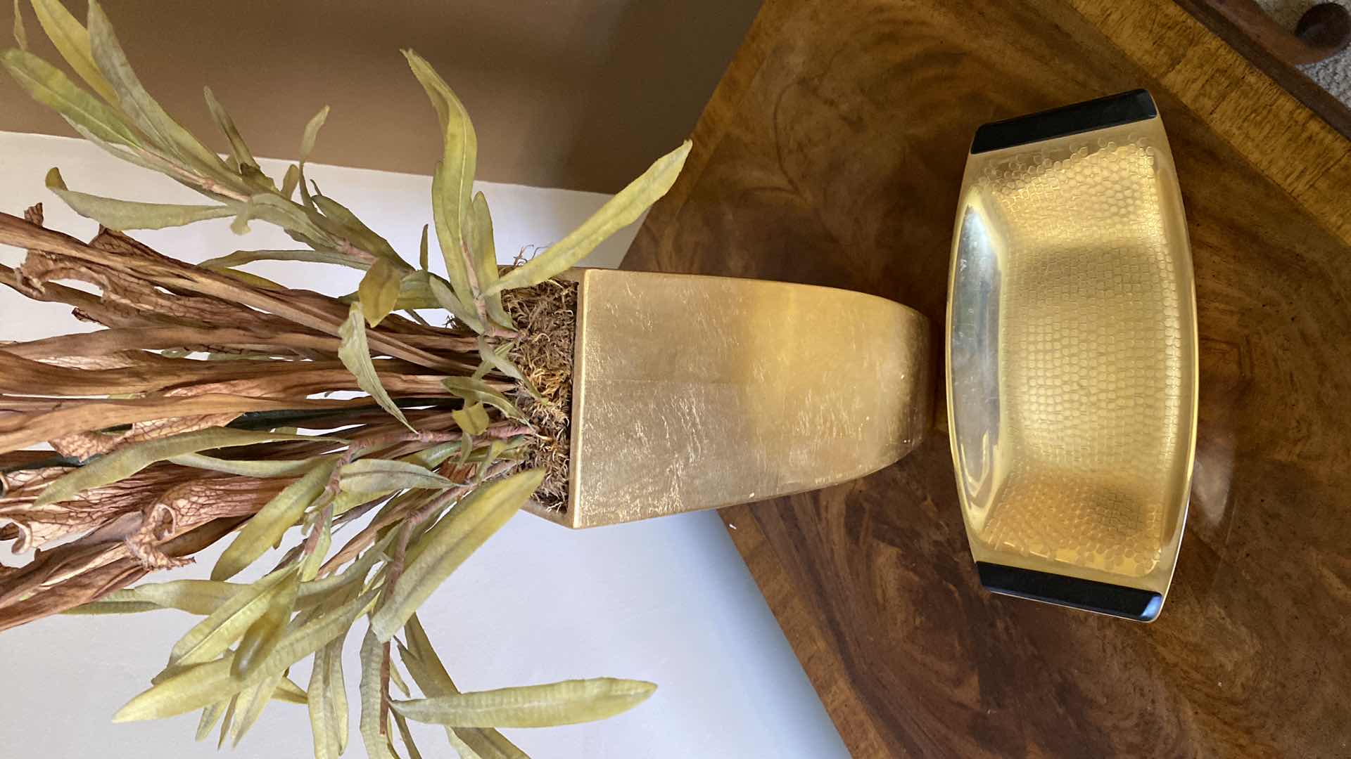 Photo 1 of GOLD VASE H 11” WITH FLORALS AND BATHROOM TRAY