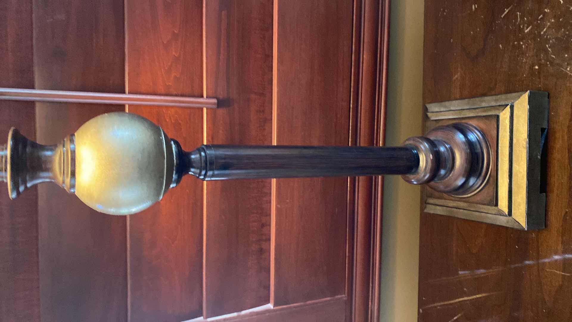 Photo 3 of TABLE LAMP H 32”