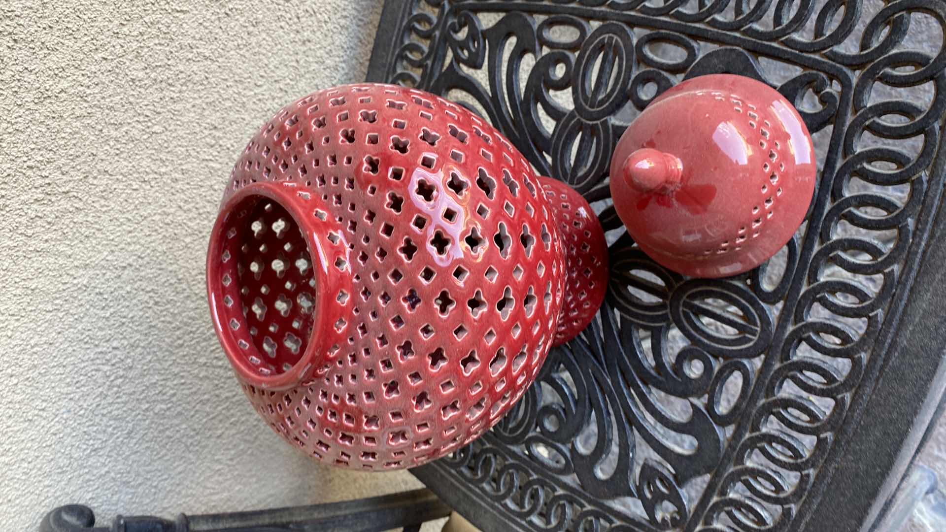 Photo 1 of RED CERAMIC URN H 15”