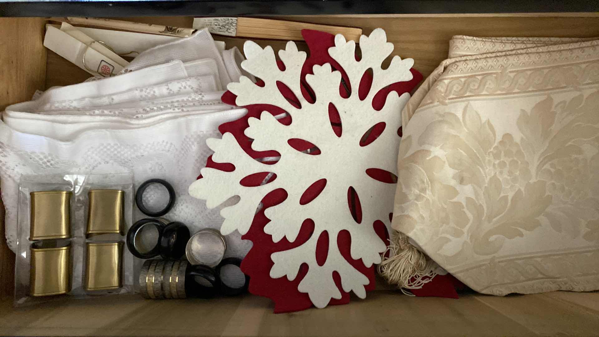 Photo 1 of ASSORTED TABLE LINENS PLACEMATS NAPKINS