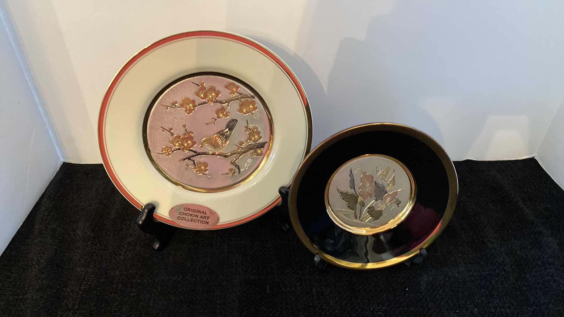 Photo 1 of CHOKIN ART PLATES GINGER JAR H 6” AND VASE H 8”