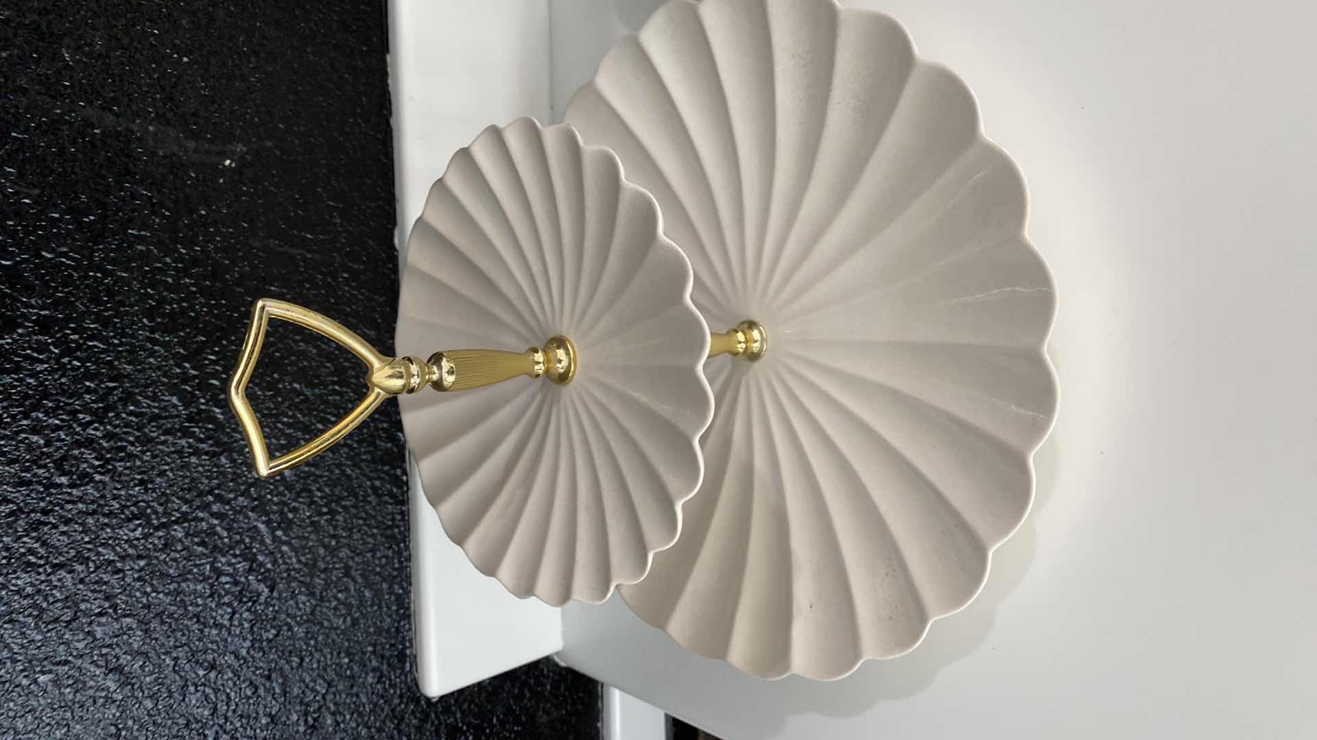 Photo 1 of 2 SERVEWARE CERAMIC