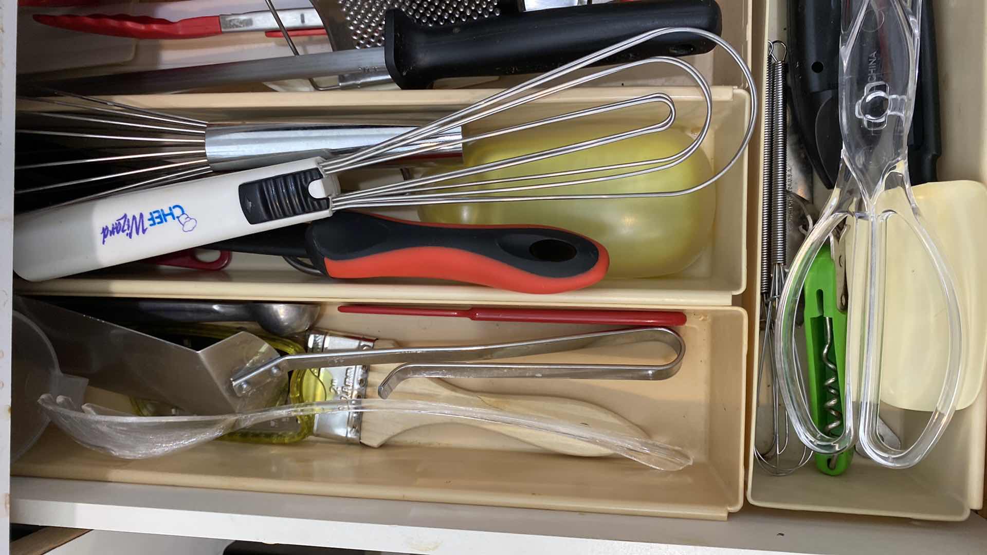 Photo 1 of CONTENTS KITCHEN CABINET 2 DRAWERS - UTENSILS