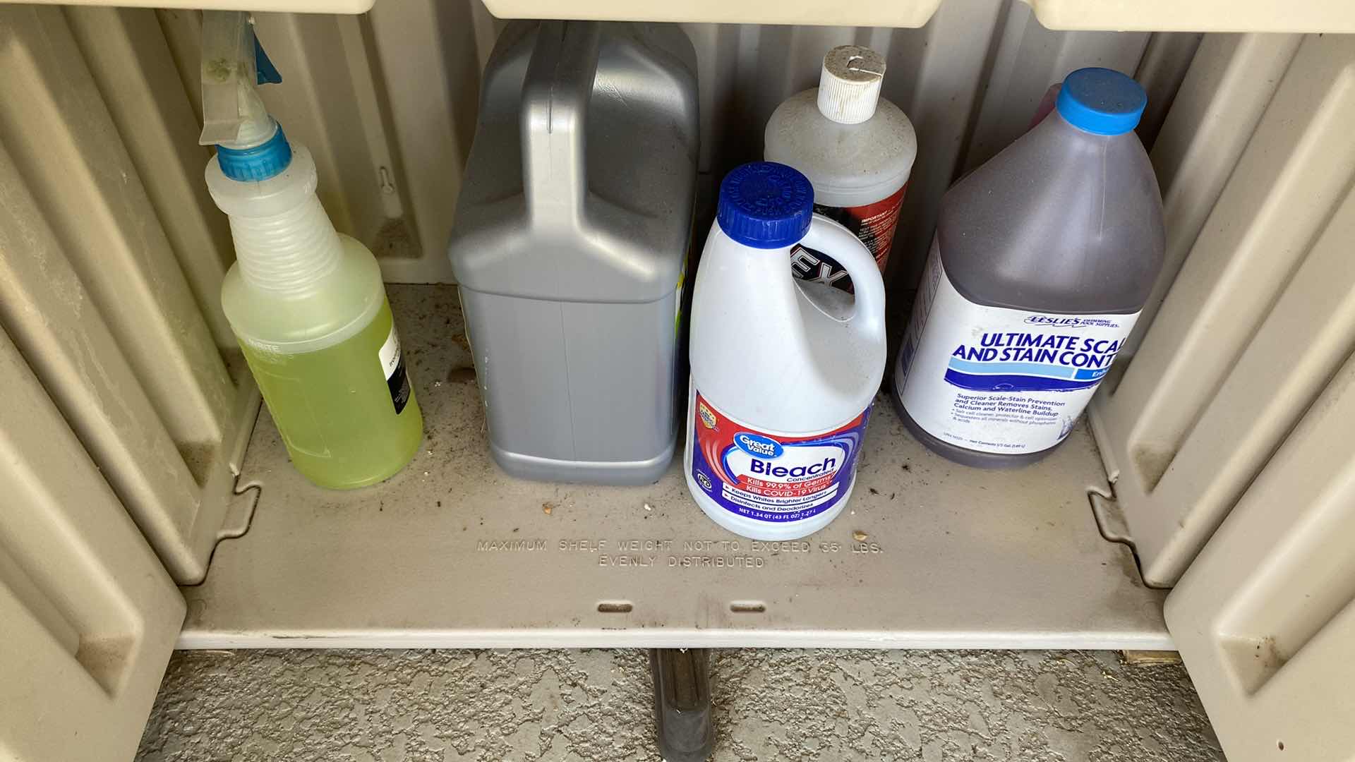 Photo 1 of 2 - RUBBERMAID STORAGE UNITS WITH GARDENING SUPPLIES 24“ x 12“ H28”