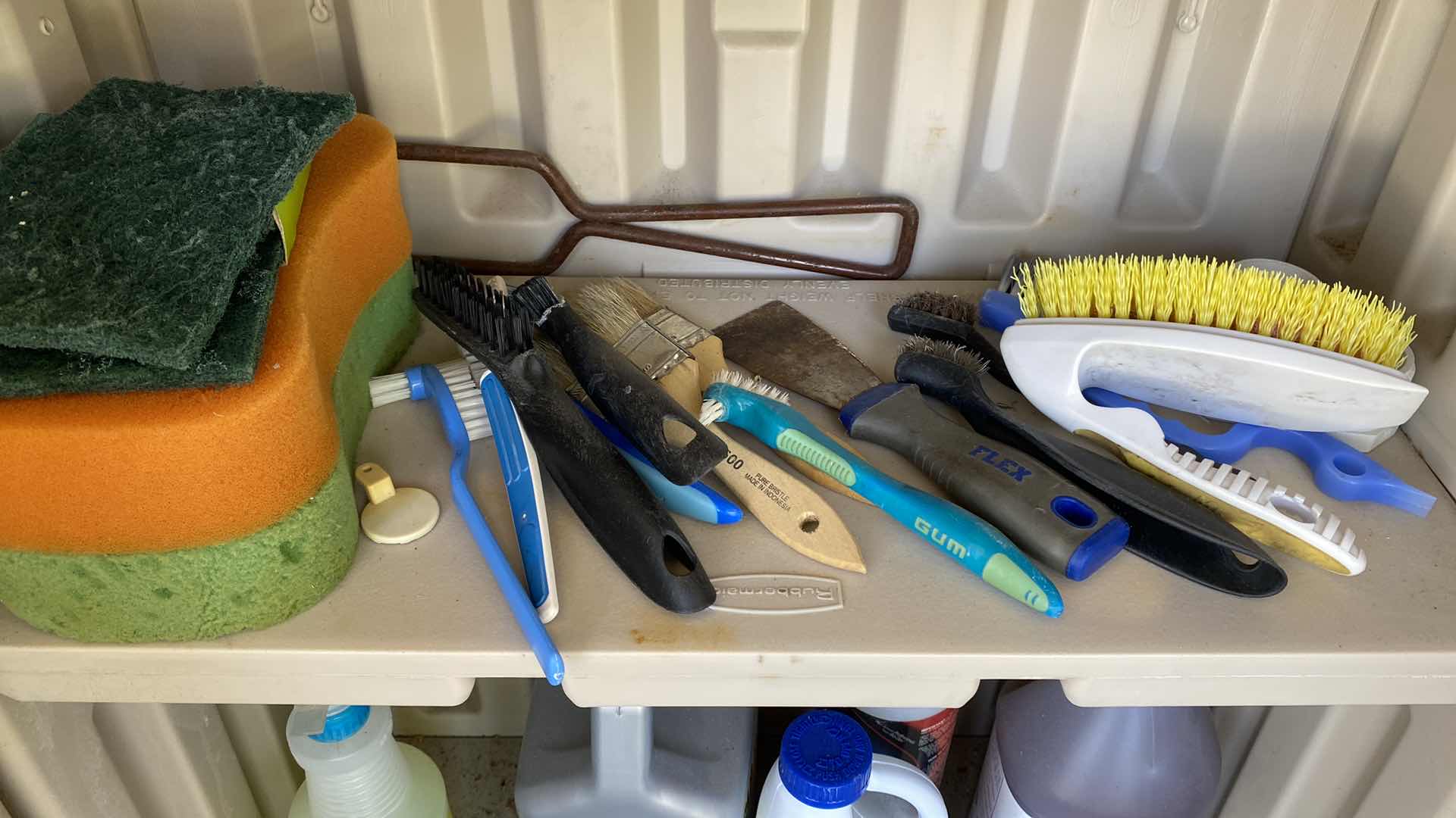 Photo 1 of 2 - RUBBERMAID STORAGE UNITS WITH GARDENING SUPPLIES 24“ x 12“ H28”