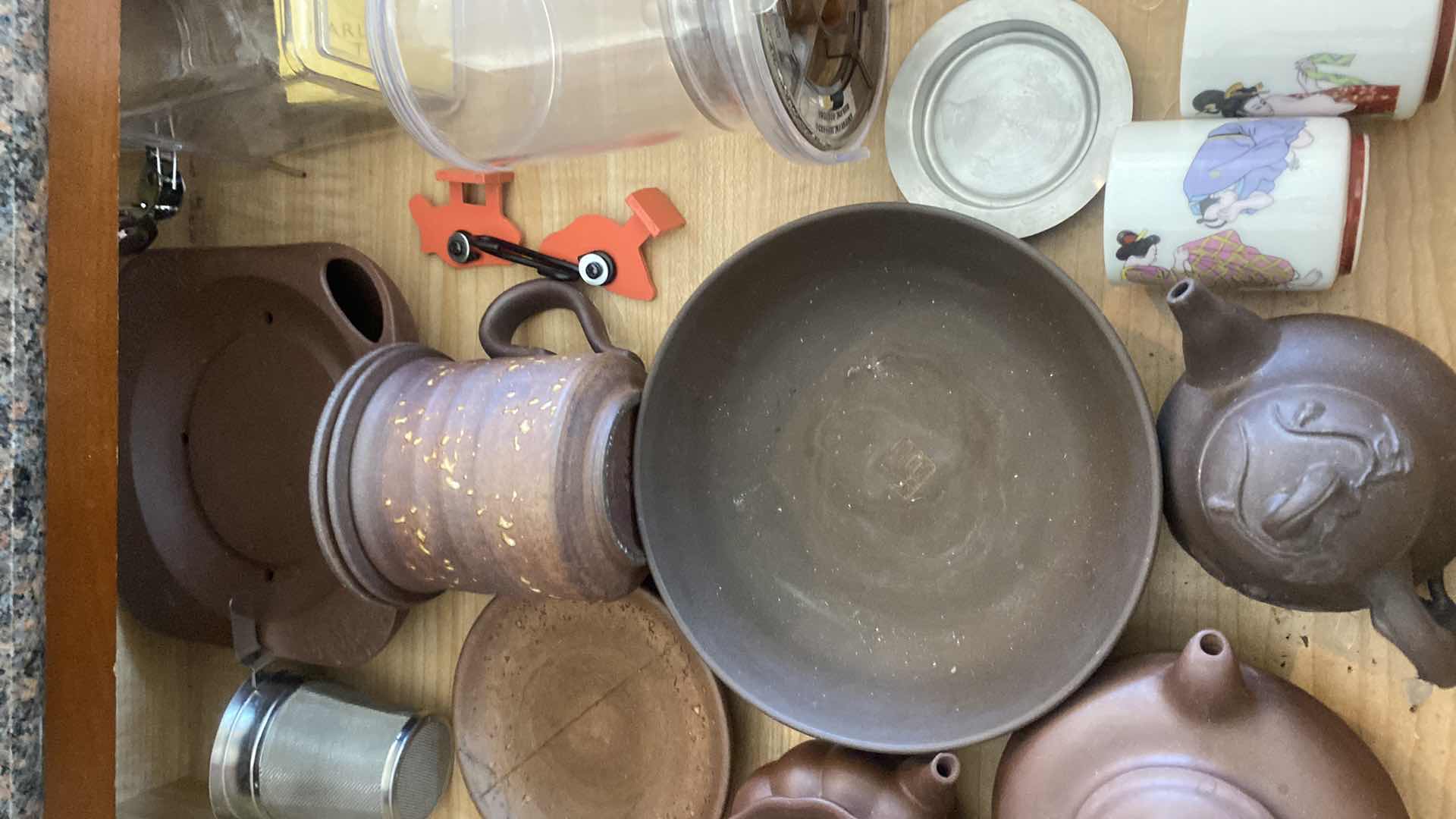 Photo 1 of BAR CONTENTS IN DRAWER - TEA