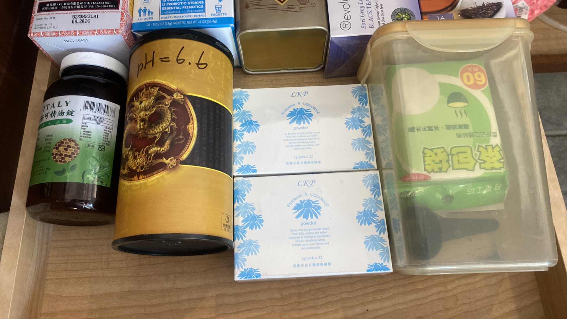 Photo 1 of BAR CONTENTS IN DRAWER - TEA