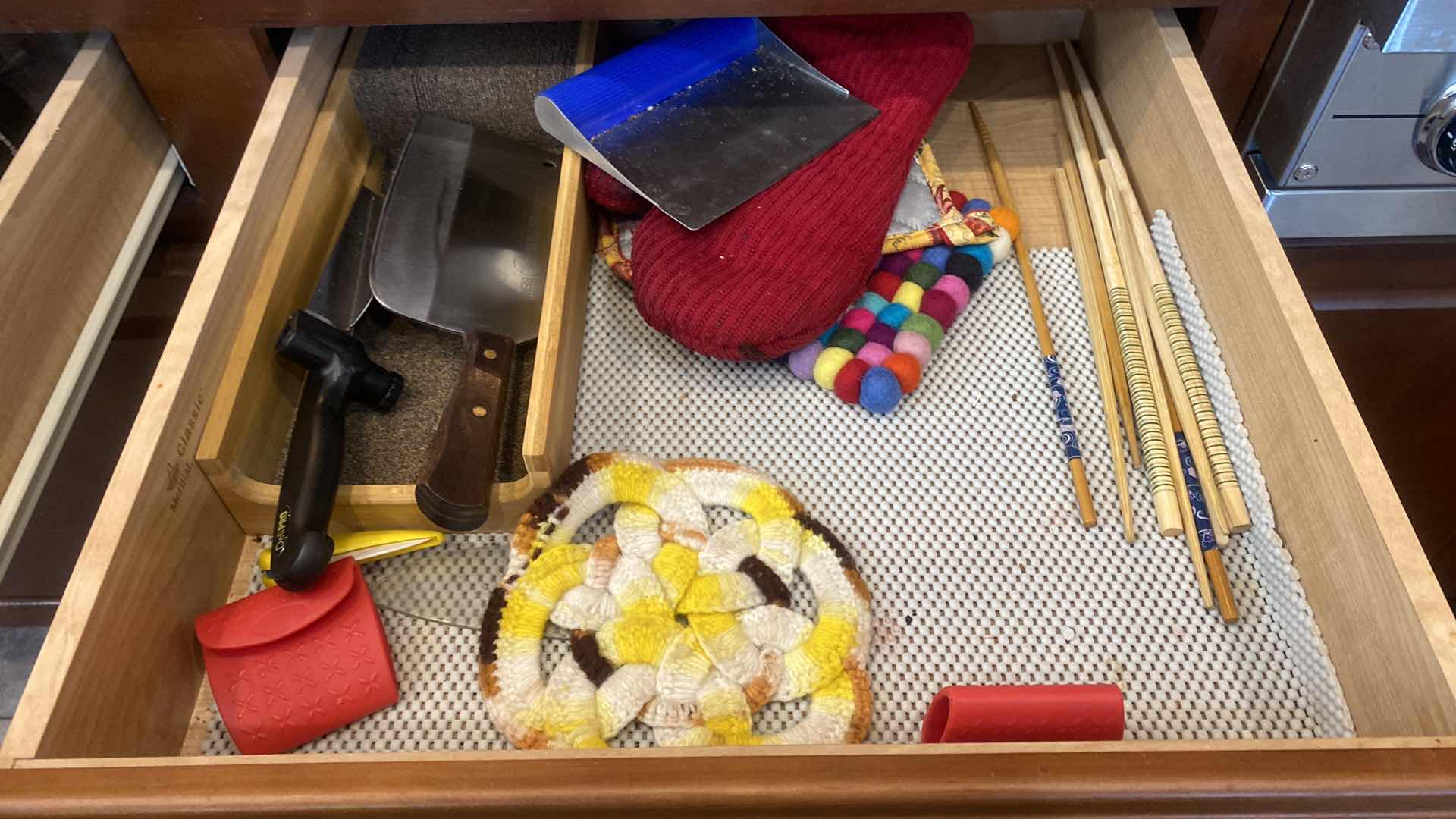 Photo 1 of CONTENTS OF KITCHEN CABINET - 2 DRAWERS COOKING TOOLS